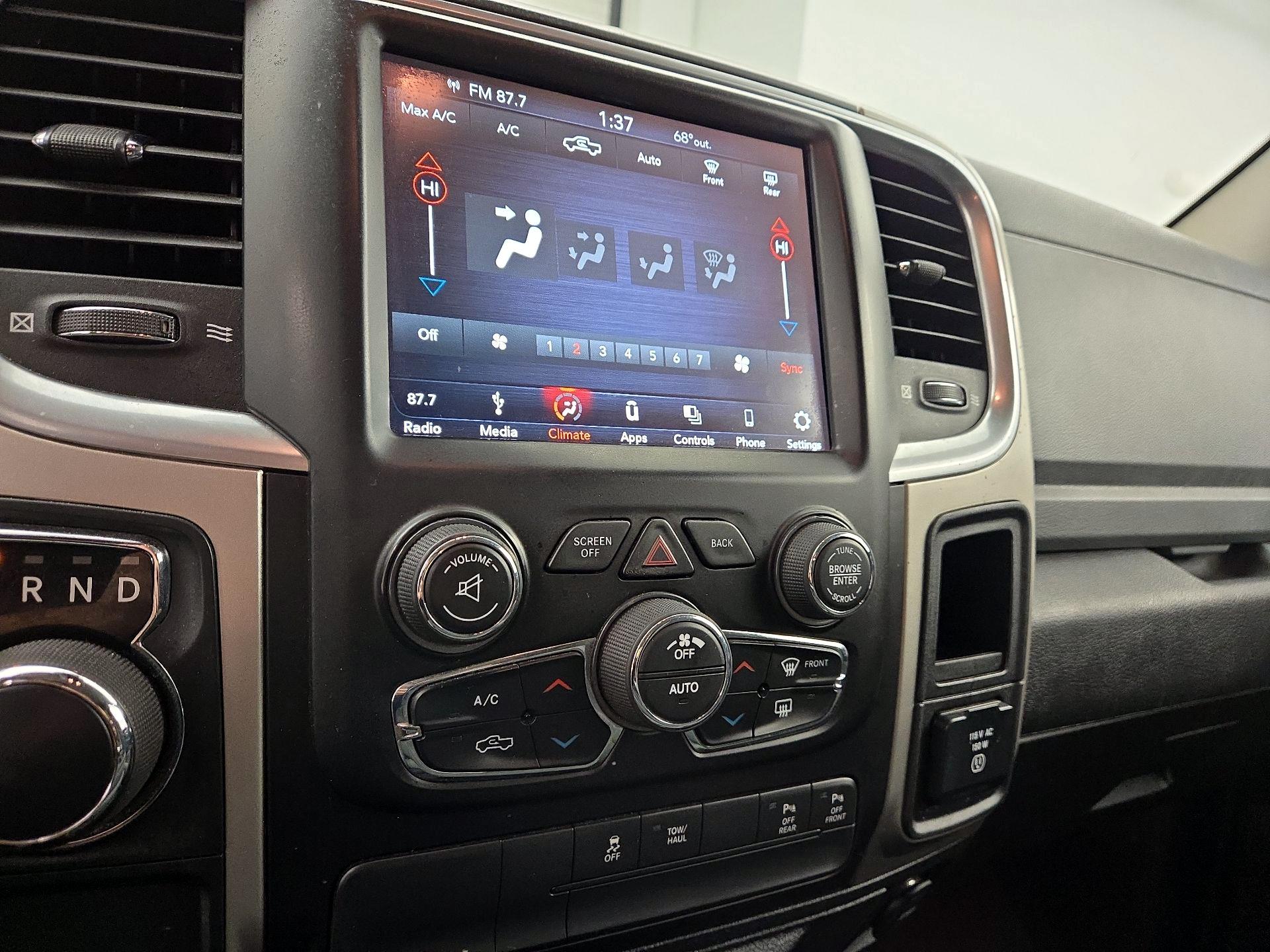 Thumbnail: 2019 RAM 1500 Classic - 16