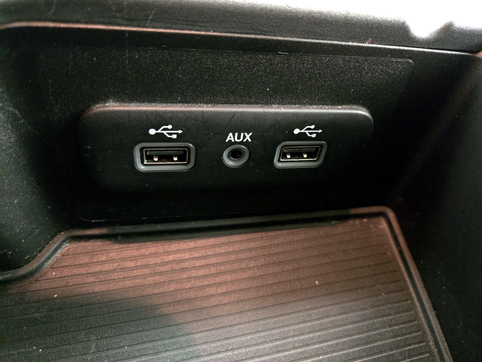 Thumbnail: 2019 RAM 1500 Classic - 18