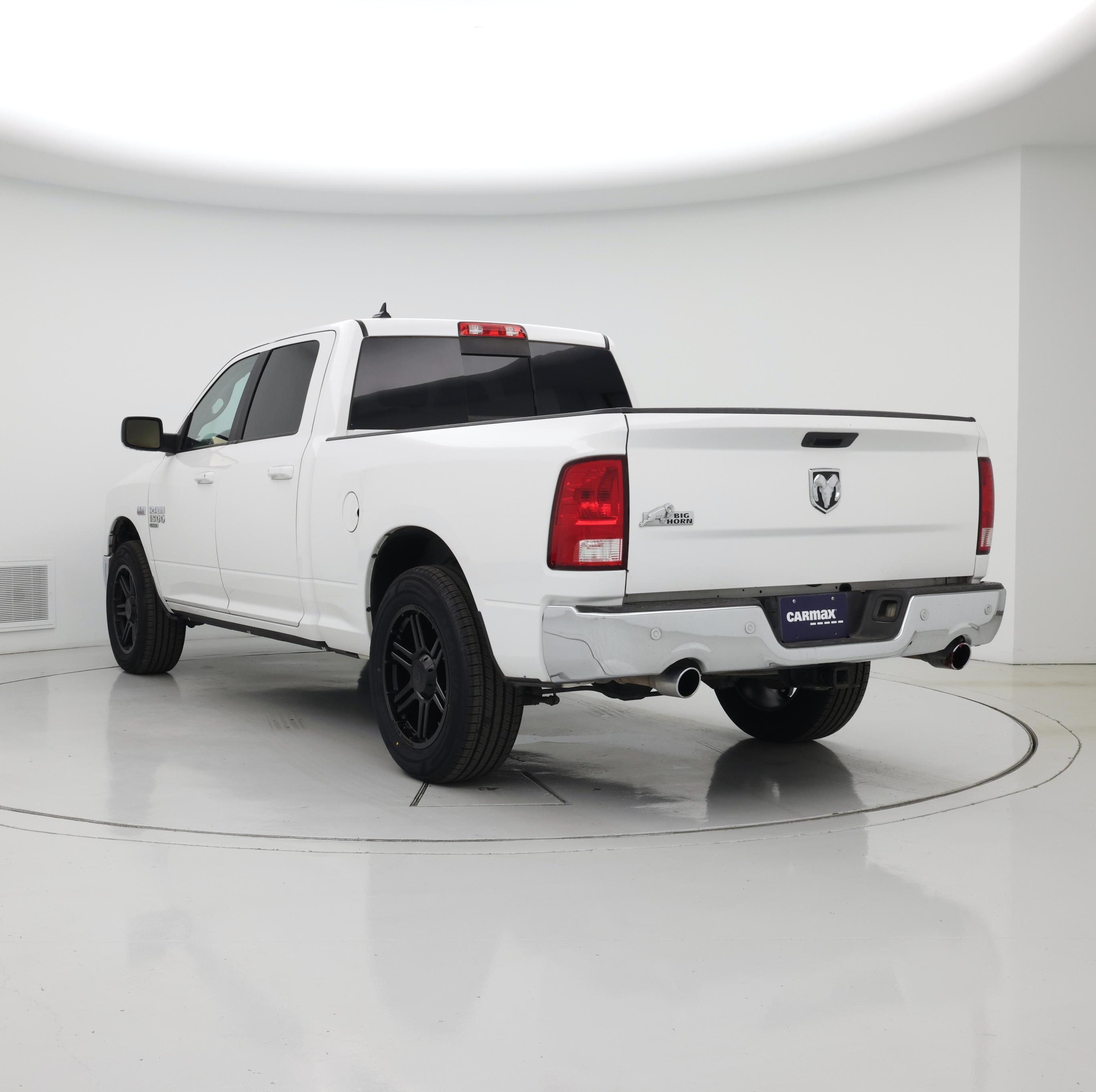 Thumbnail: 2019 RAM 1500 Classic - 2