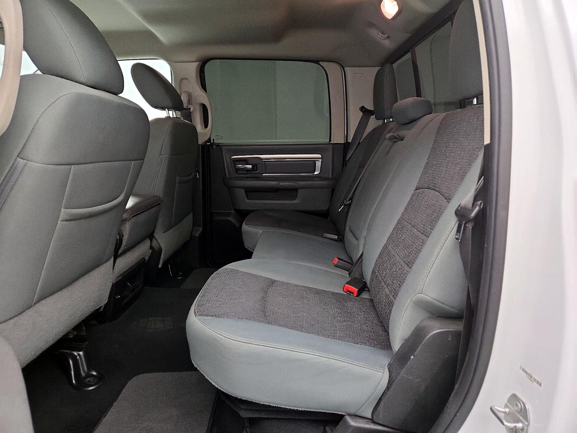 Thumbnail: 2019 RAM 1500 Classic - 19