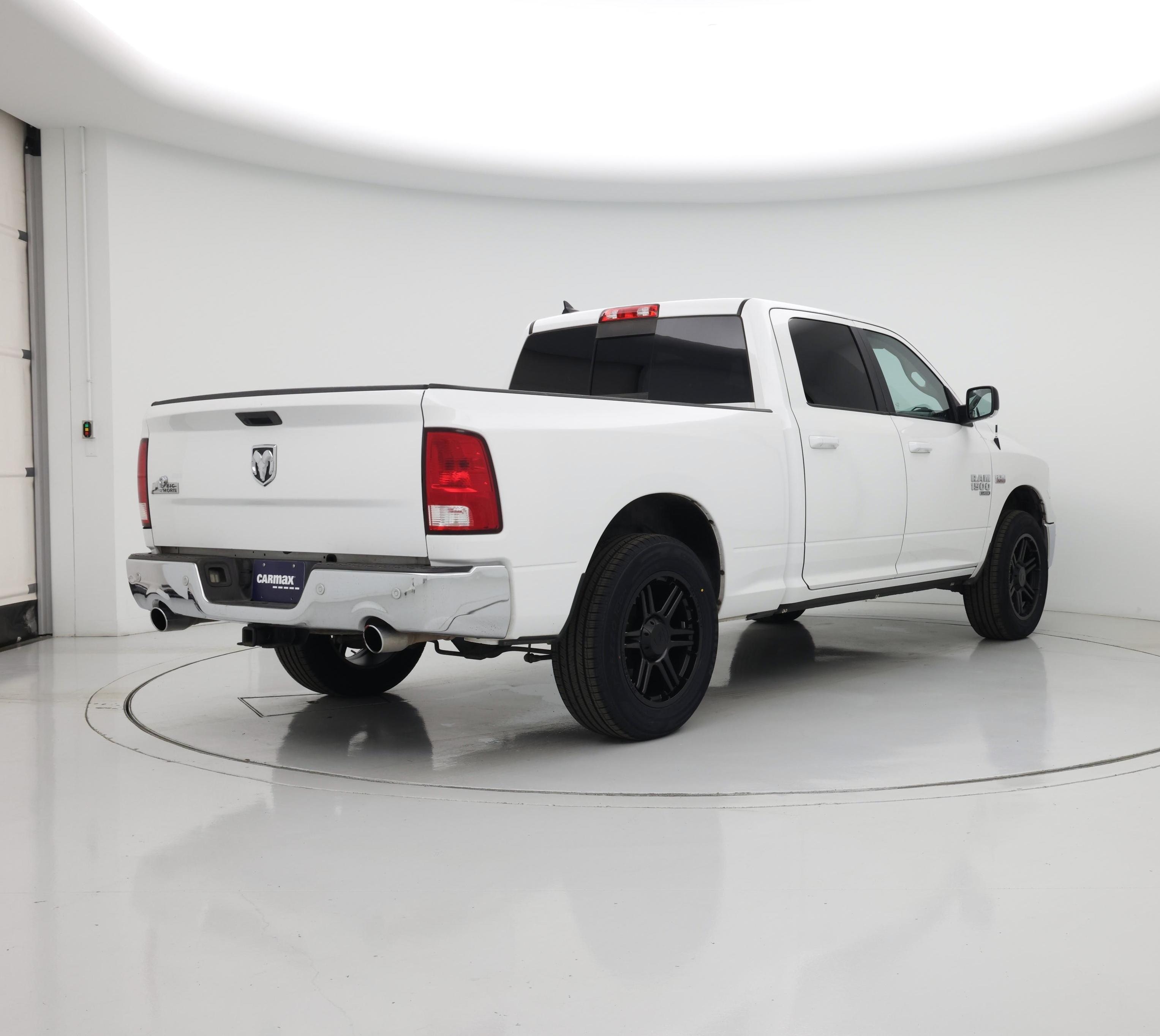 Thumbnail: 2019 RAM 1500 Classic - 8