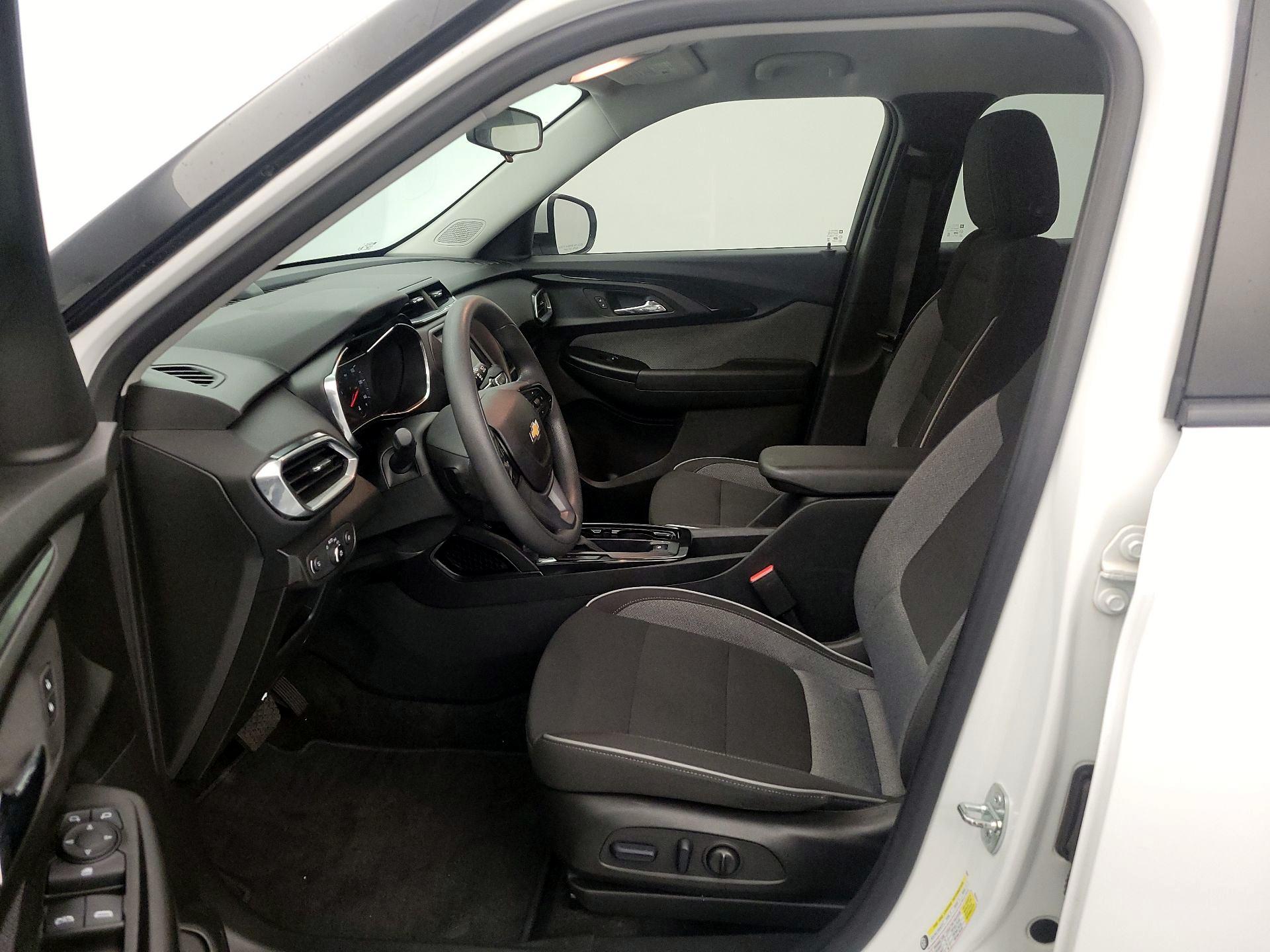 Thumbnail: 2023 Chevrolet TrailBlazer - 11