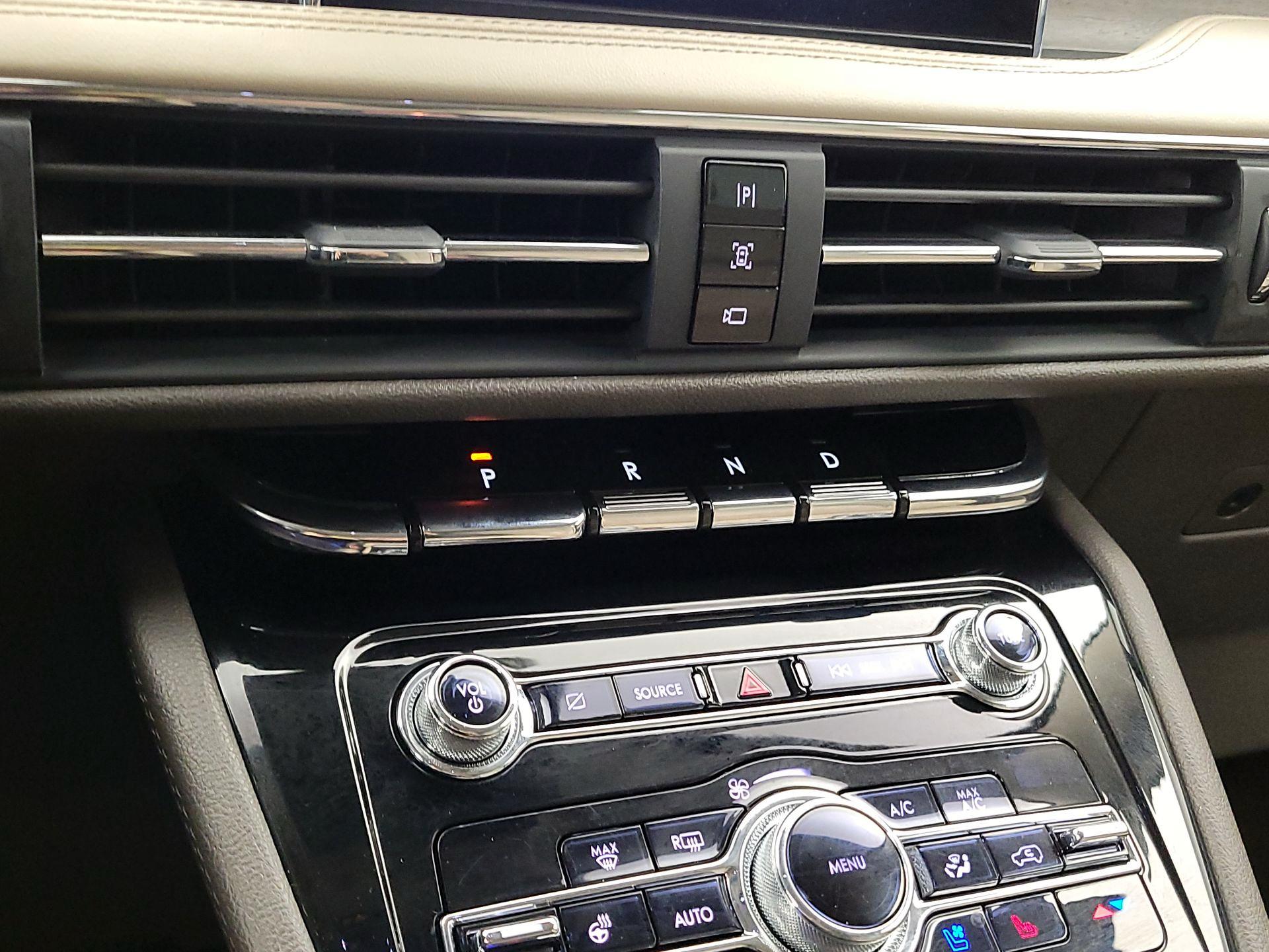 Thumbnail: 2020 Lincoln Corsair - 18