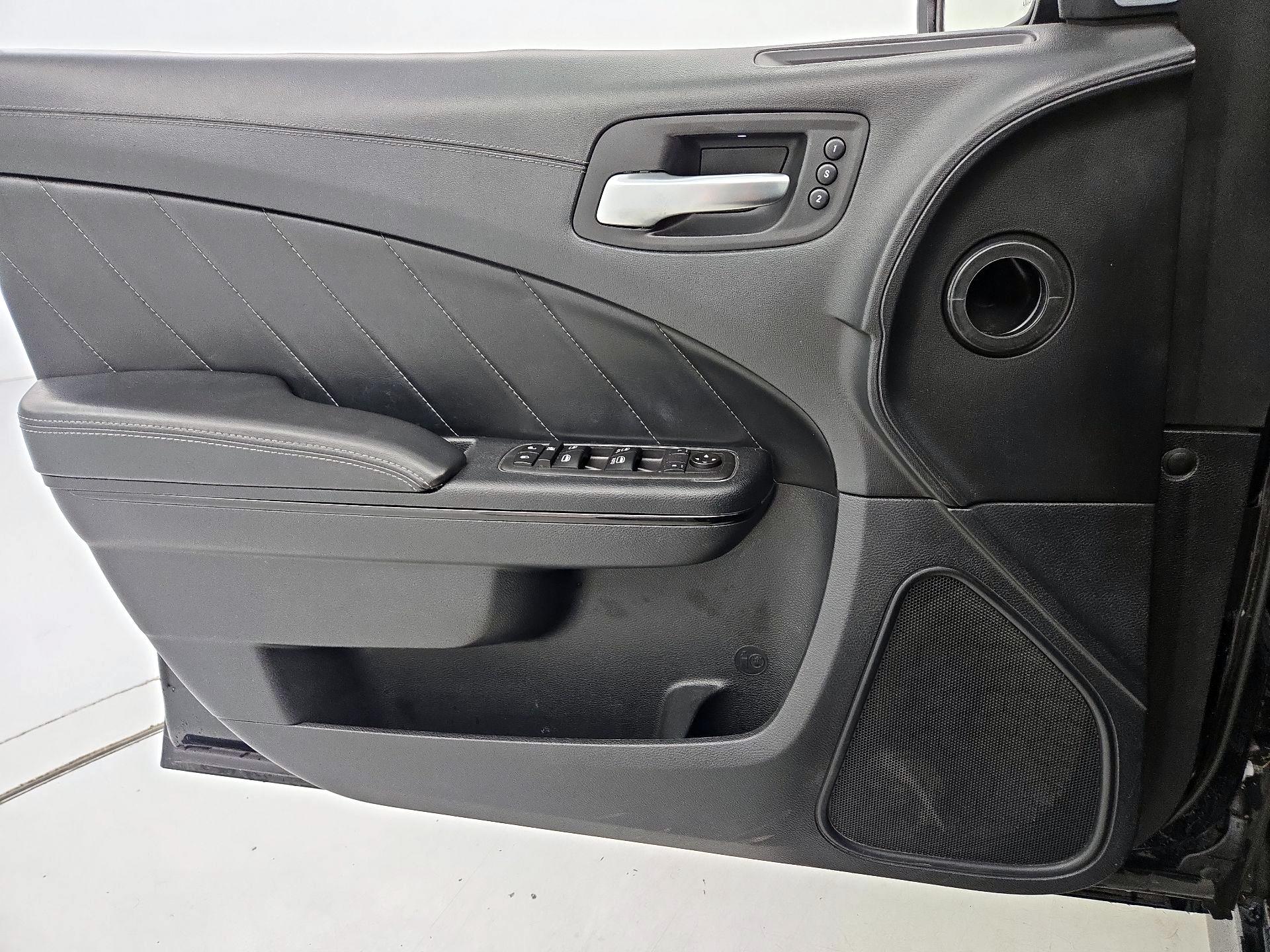 Thumbnail: 2020 Dodge Charger - 12