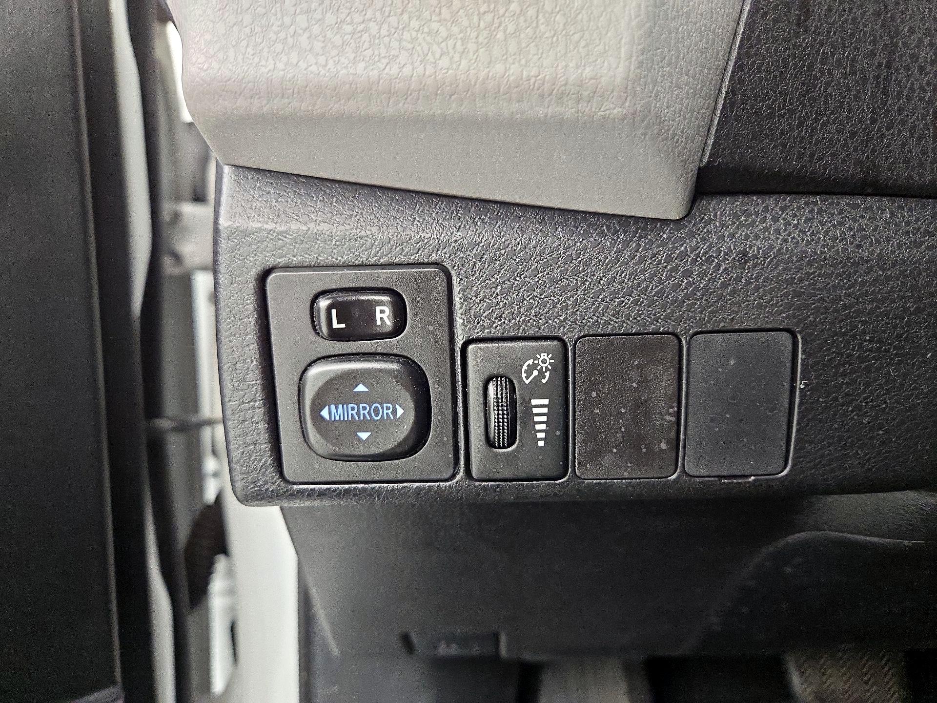 Thumbnail: 2015 Toyota Corolla - 13