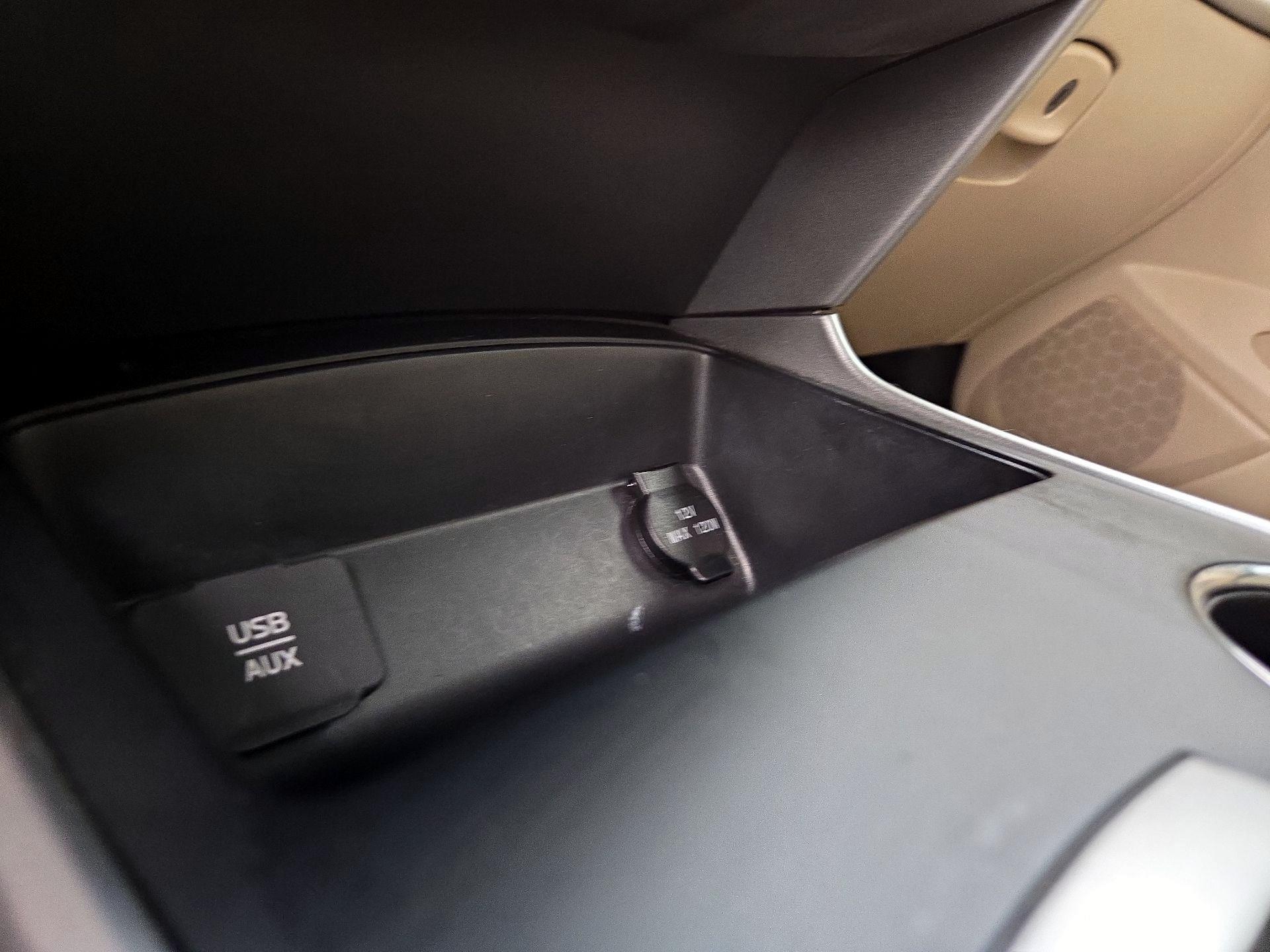 Thumbnail: 2015 Nissan Altima - 18