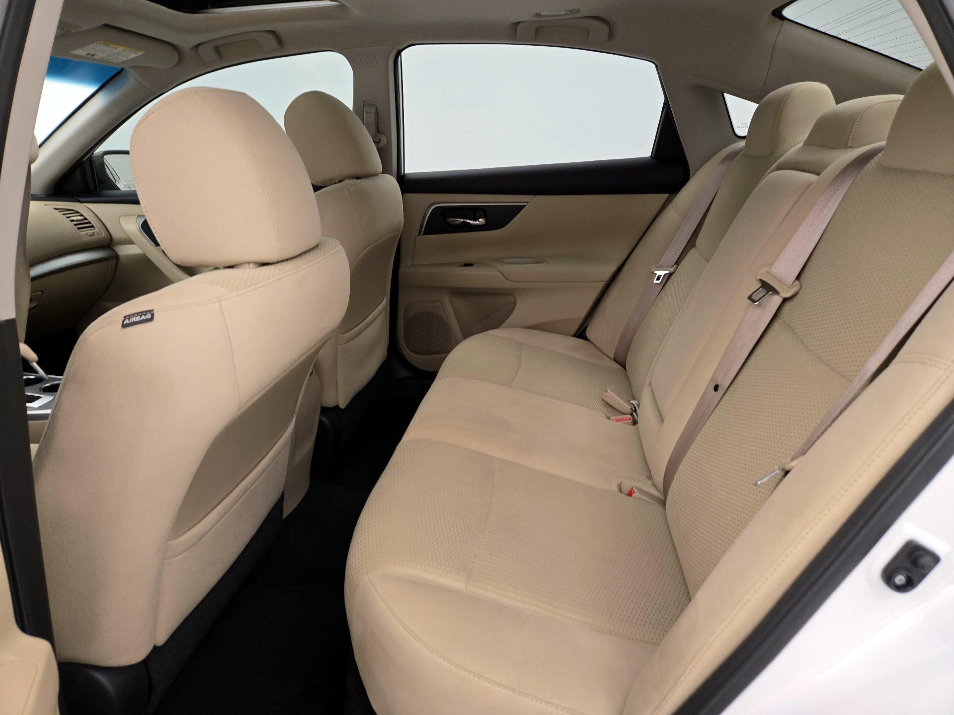 Thumbnail: 2015 Nissan Altima - 20