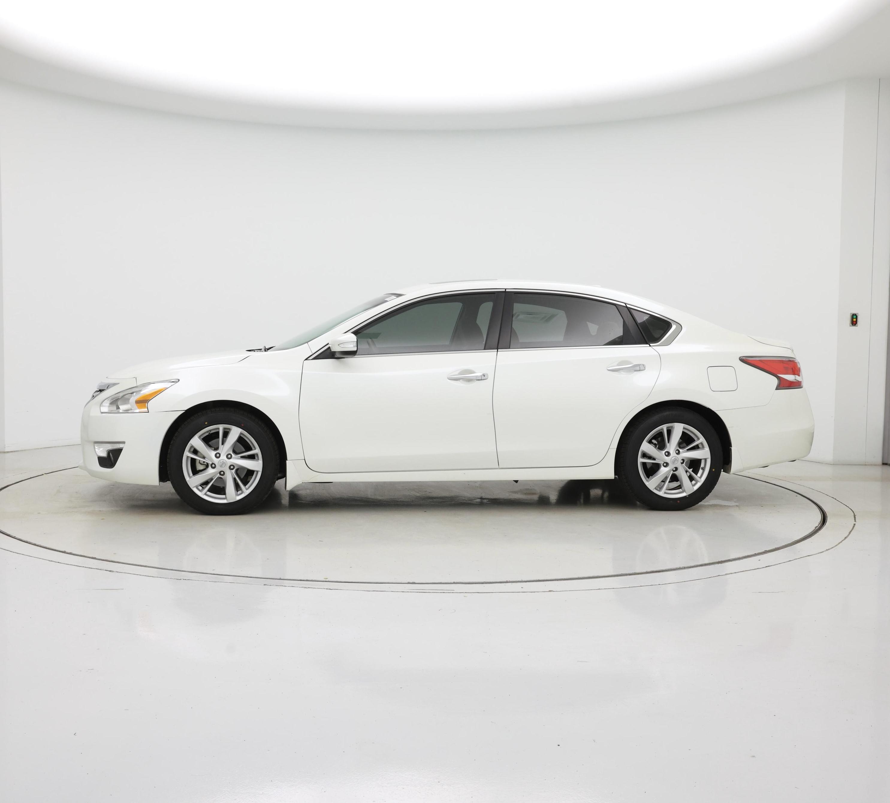 Thumbnail: 2015 Nissan Altima - 3