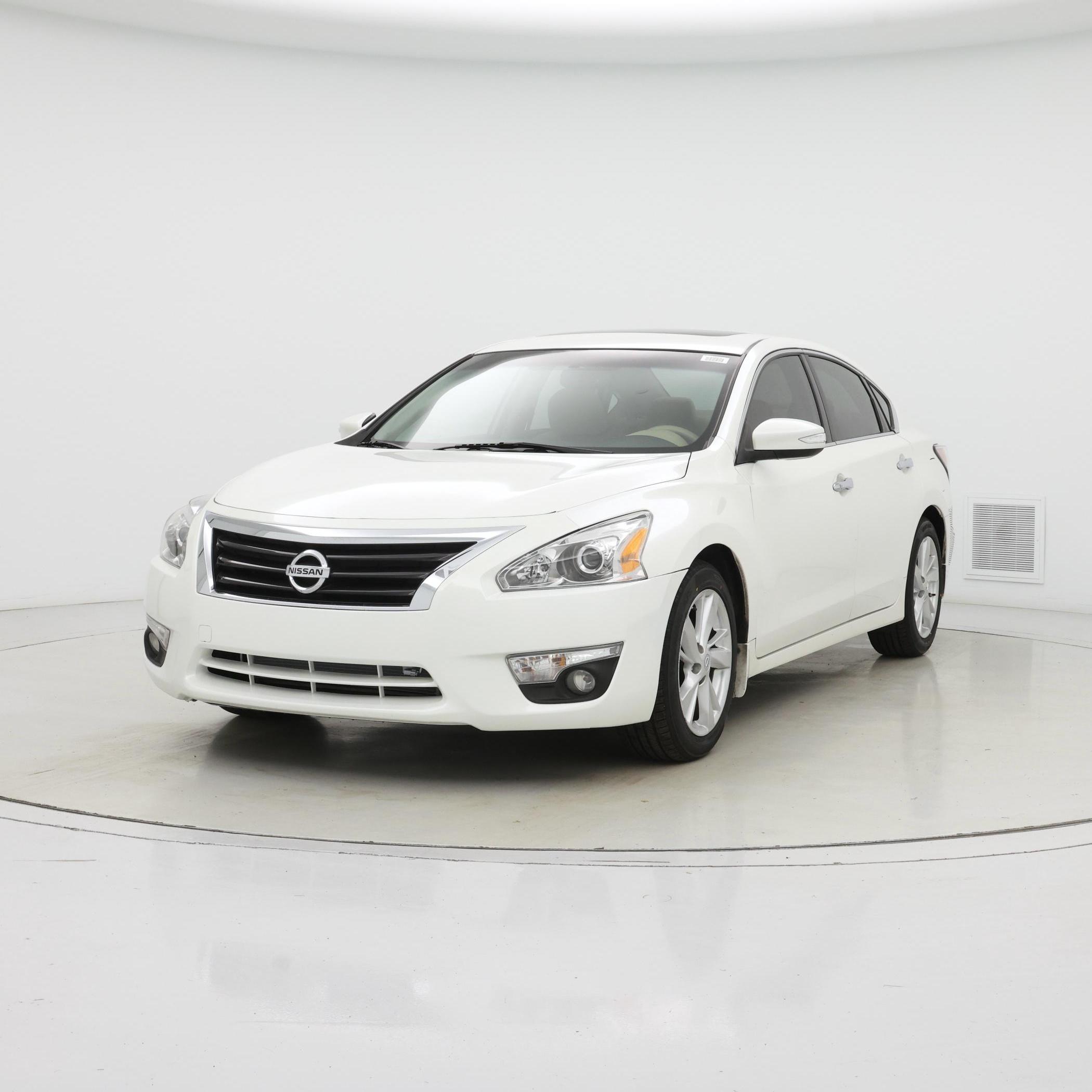 Thumbnail: 2015 Nissan Altima - 4