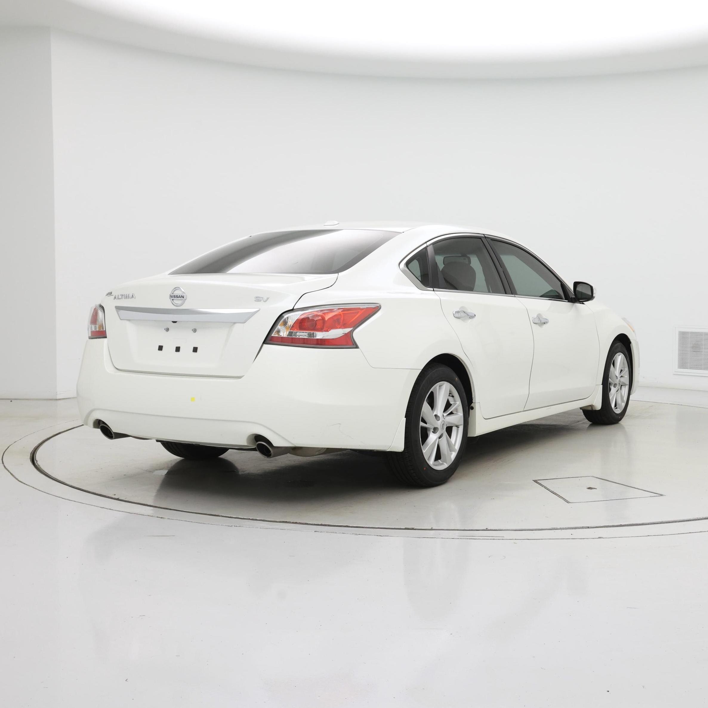 Thumbnail: 2015 Nissan Altima - 8