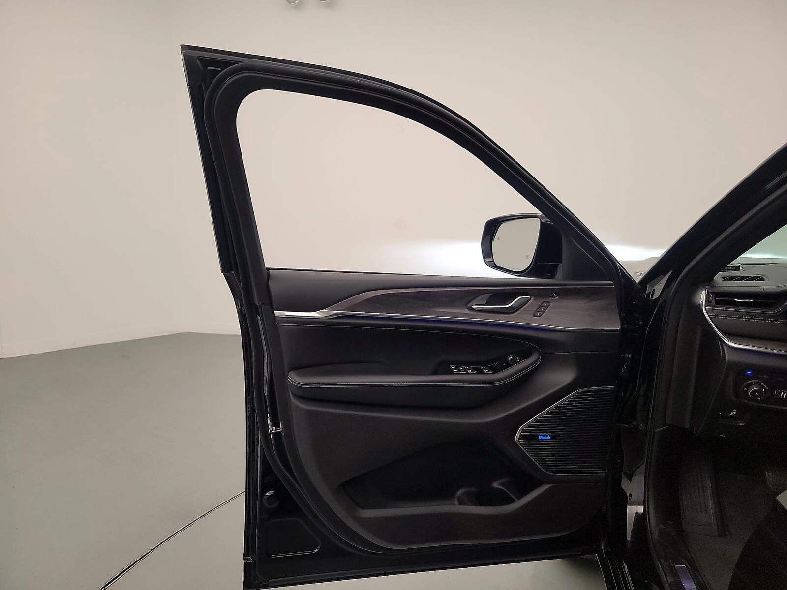 2023 Jeep Grand Cherokee Overland 4xe - Photo 13