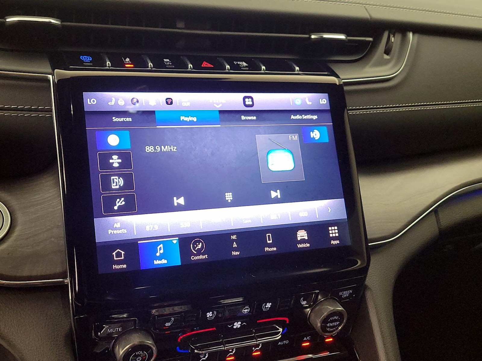 2023 Jeep Grand Cherokee Overland 4xe - Photo 17