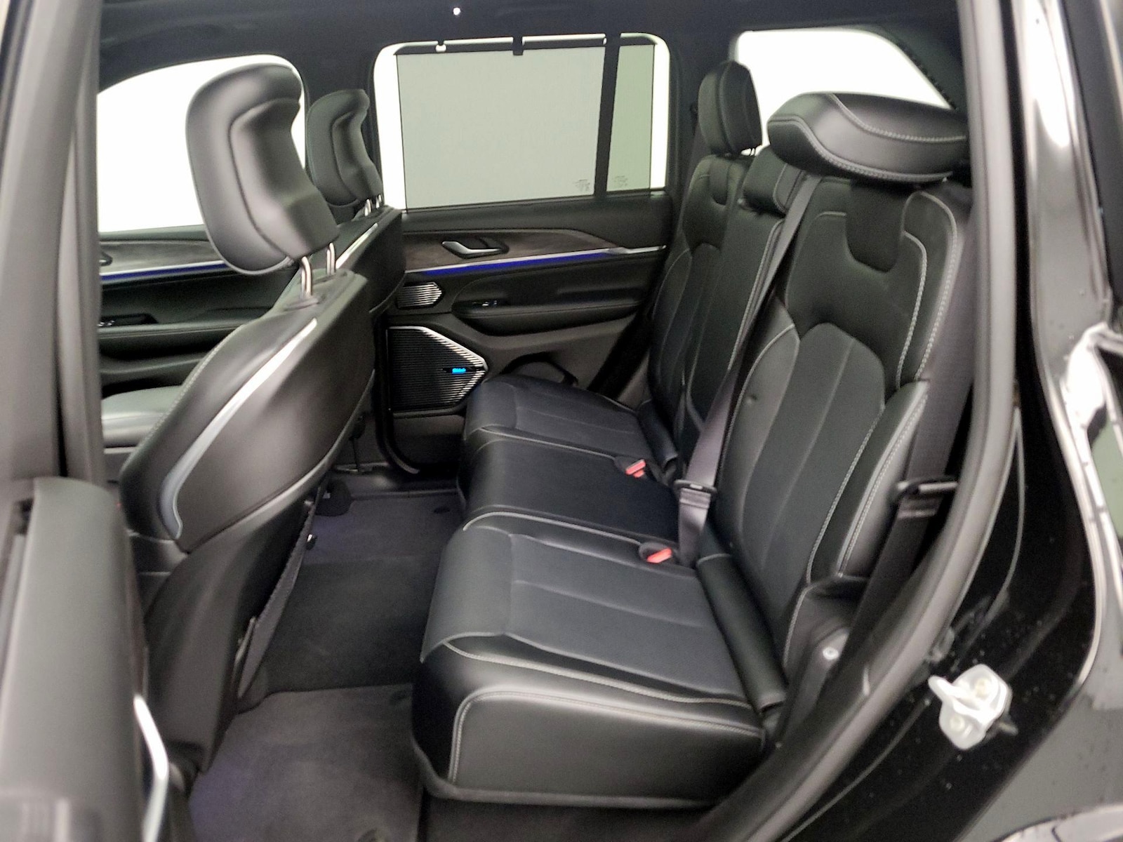 2023 Jeep Grand Cherokee Overland 4xe - Photo 22