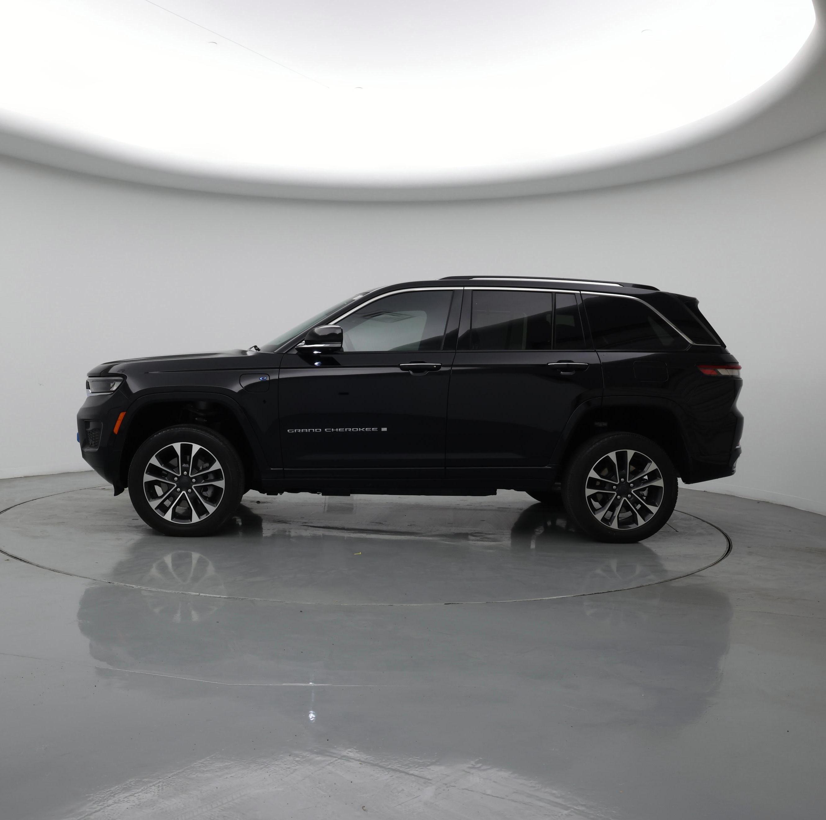 Thumbnail: 2023 Jeep Grand Cherokee - 3