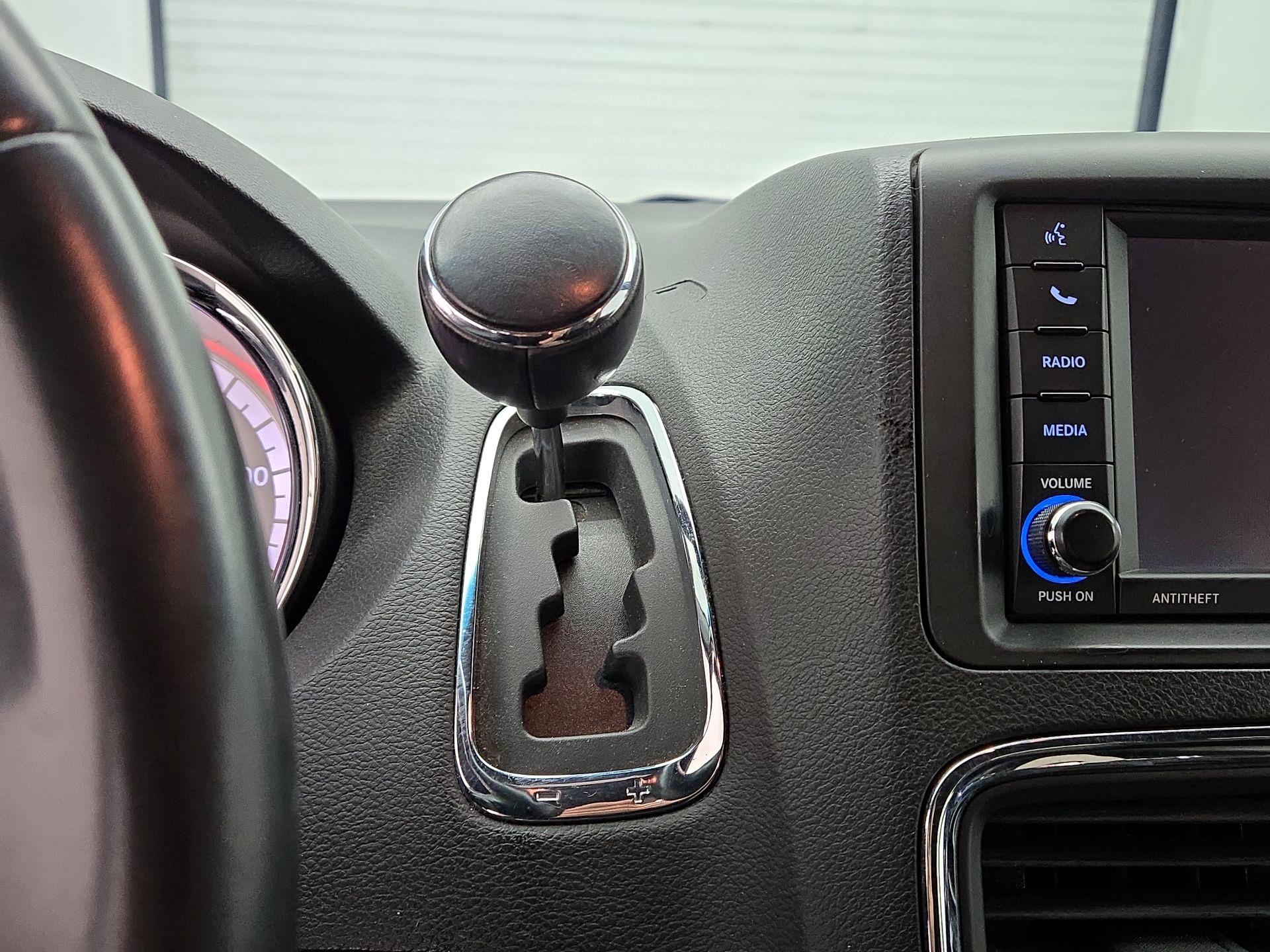 Thumbnail: 2017 Dodge Grand Caravan - 17