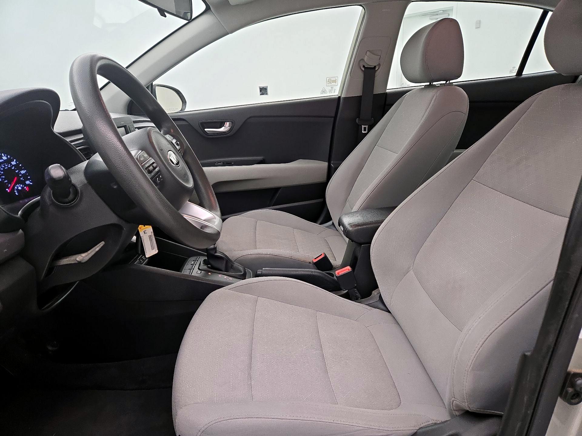 Thumbnail: 2018 Kia Rio - 11