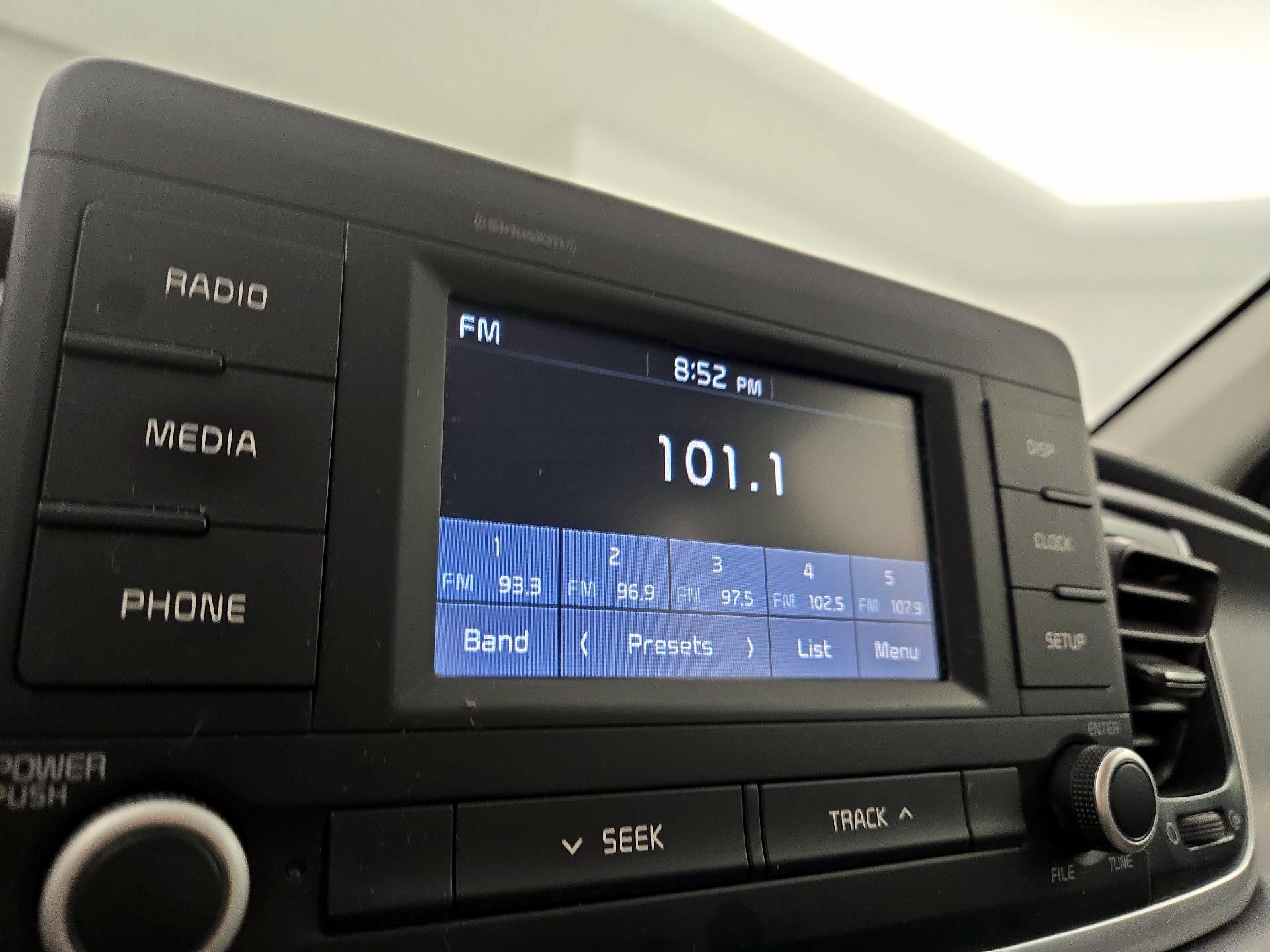 Thumbnail: 2018 Kia Rio - 15