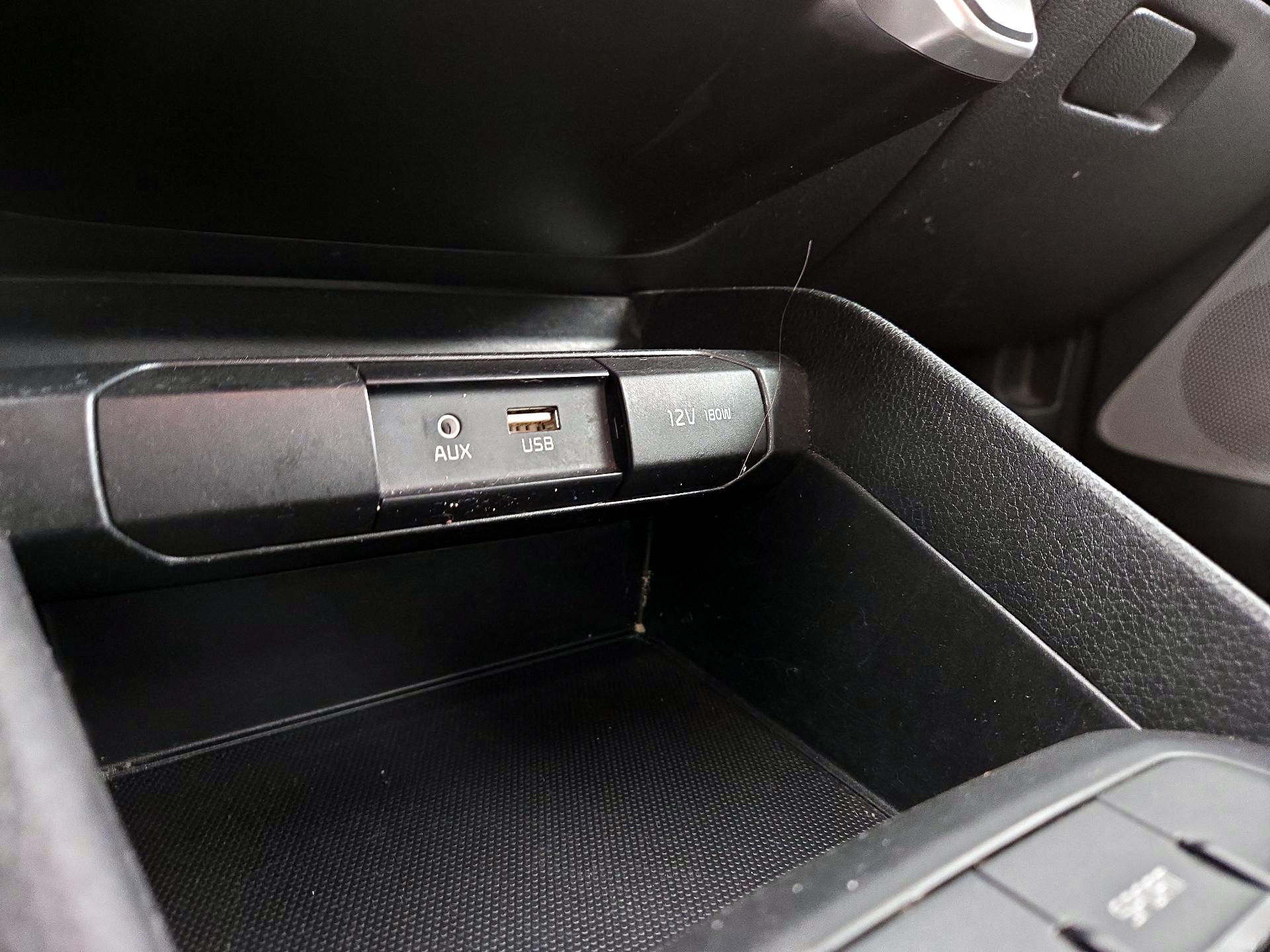 Thumbnail: 2018 Kia Rio - 18