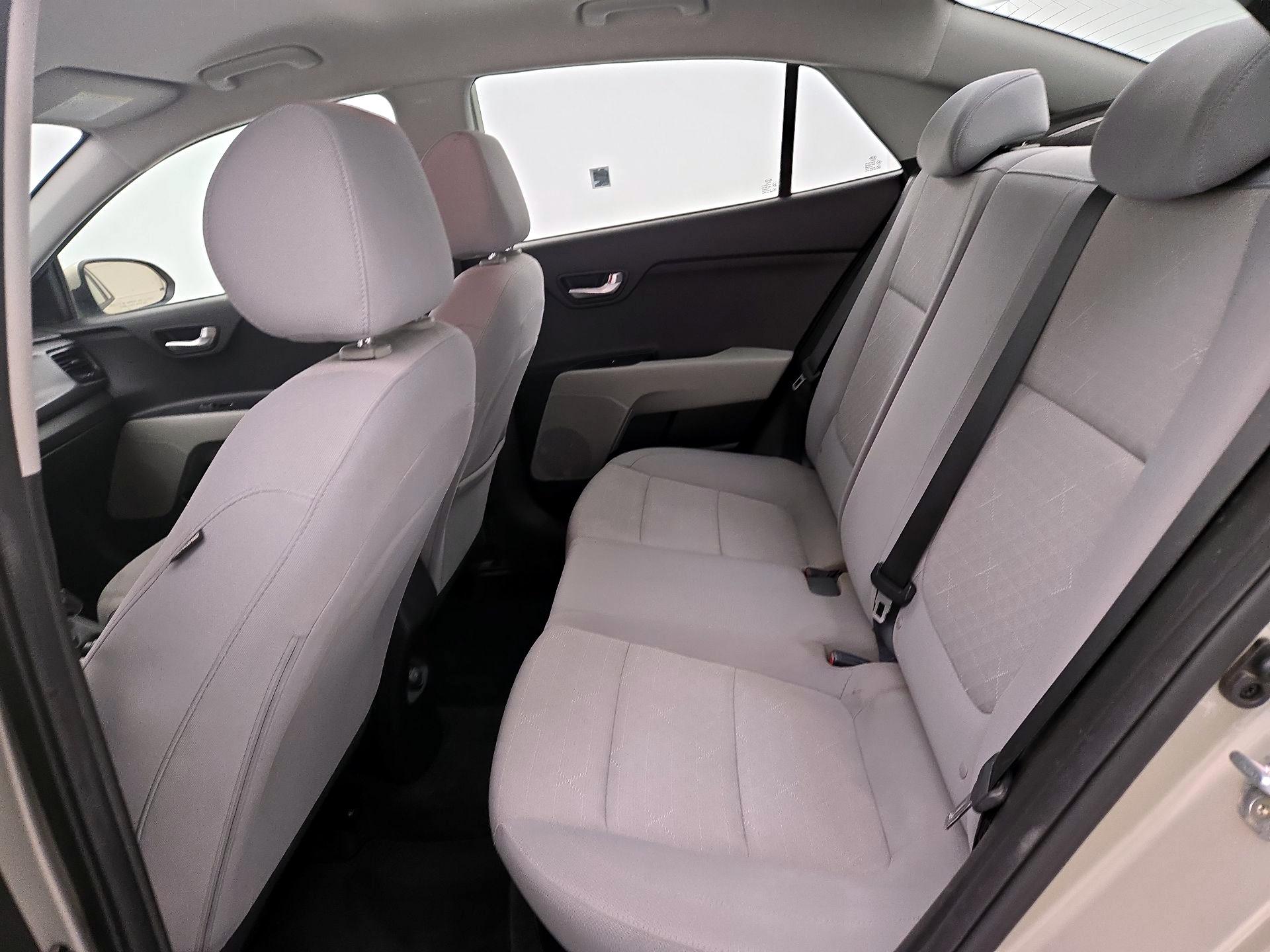 Thumbnail: 2018 Kia Rio - 19