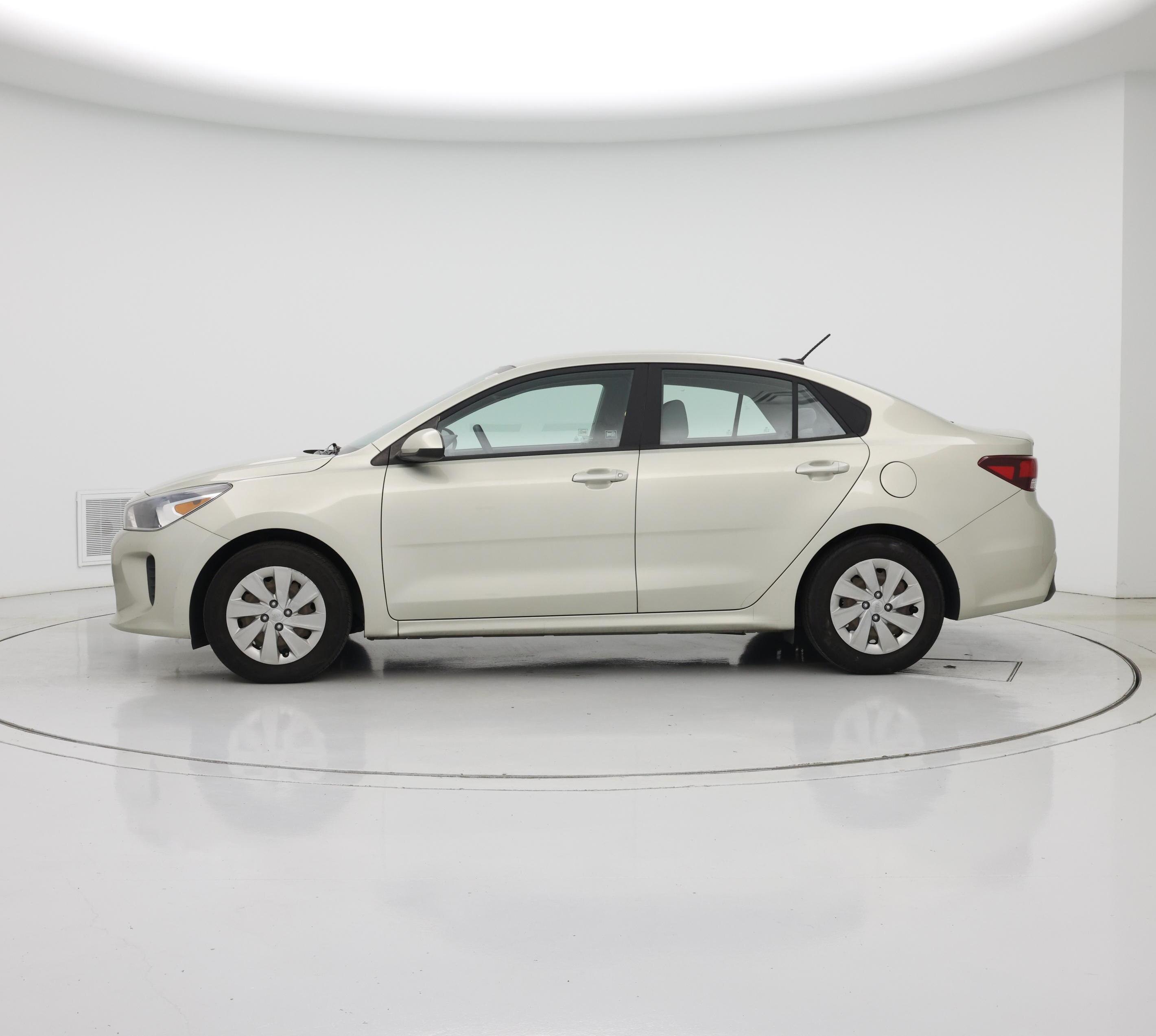 Thumbnail: 2018 Kia Rio - 3