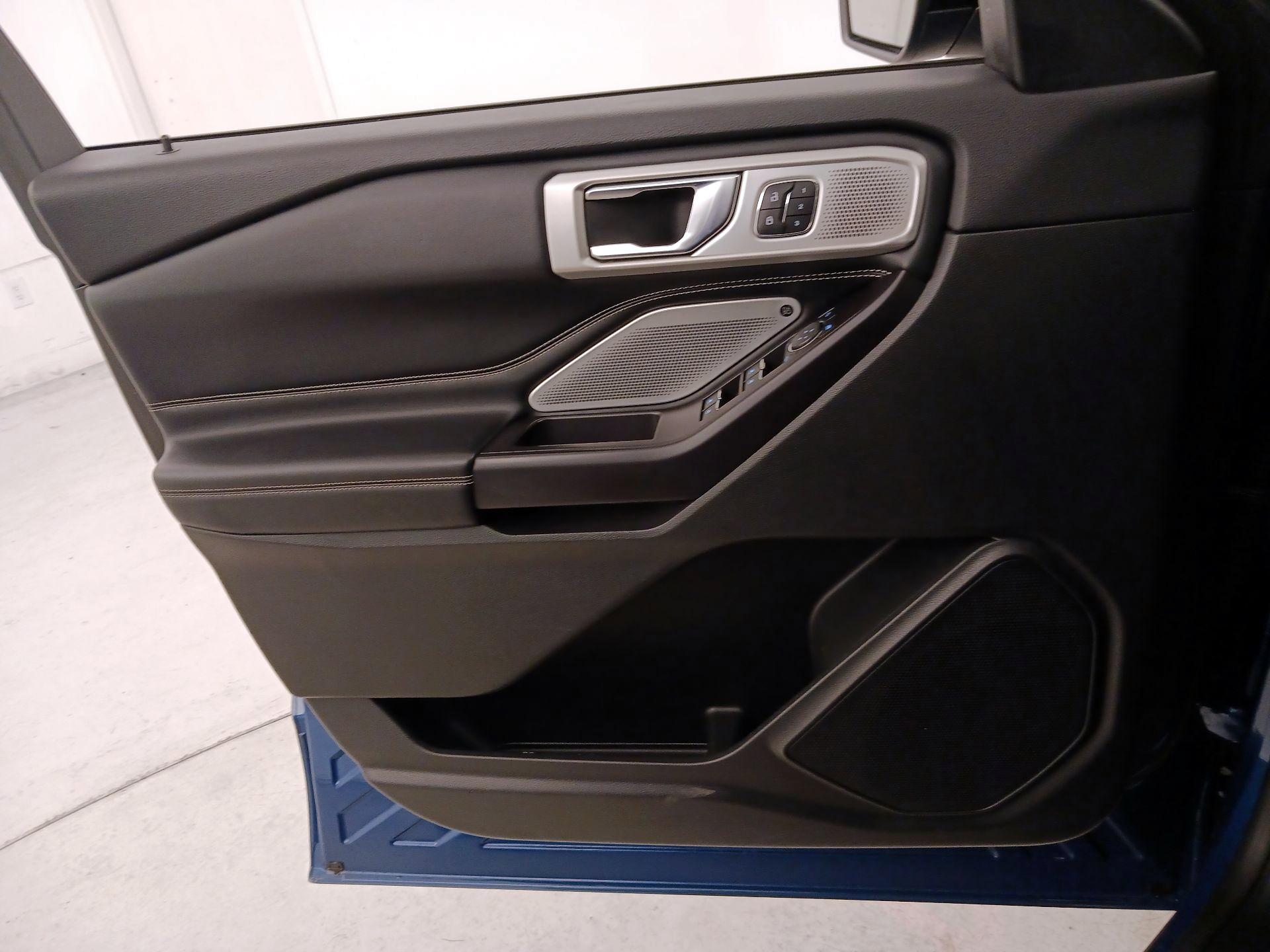 Thumbnail: 2020 Ford Explorer - 12