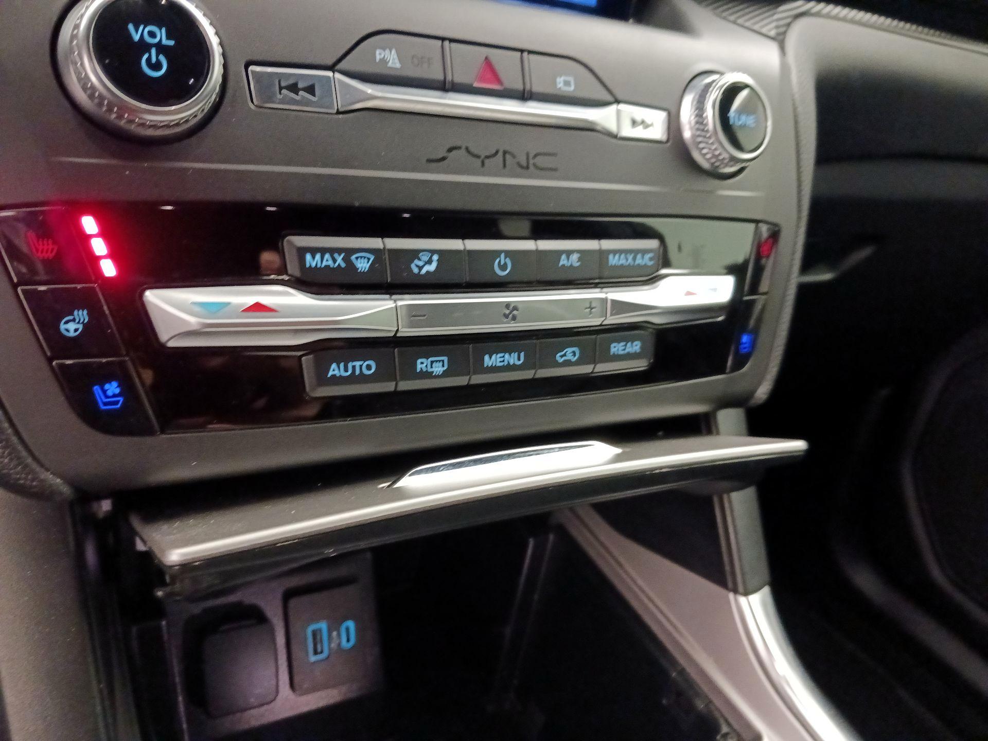 Thumbnail: 2020 Ford Explorer - 17