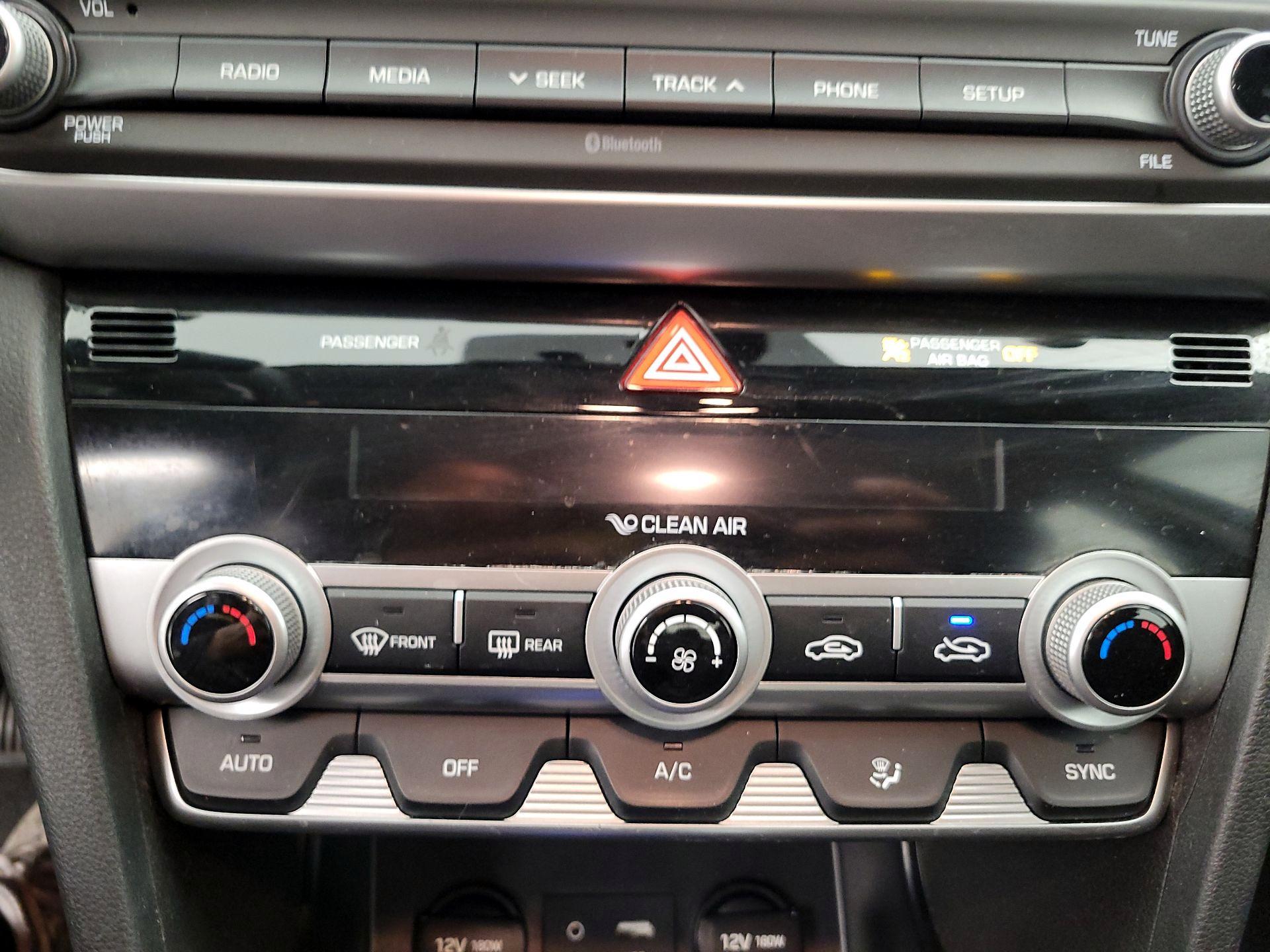 Thumbnail: 2020 Hyundai Elantra - 16