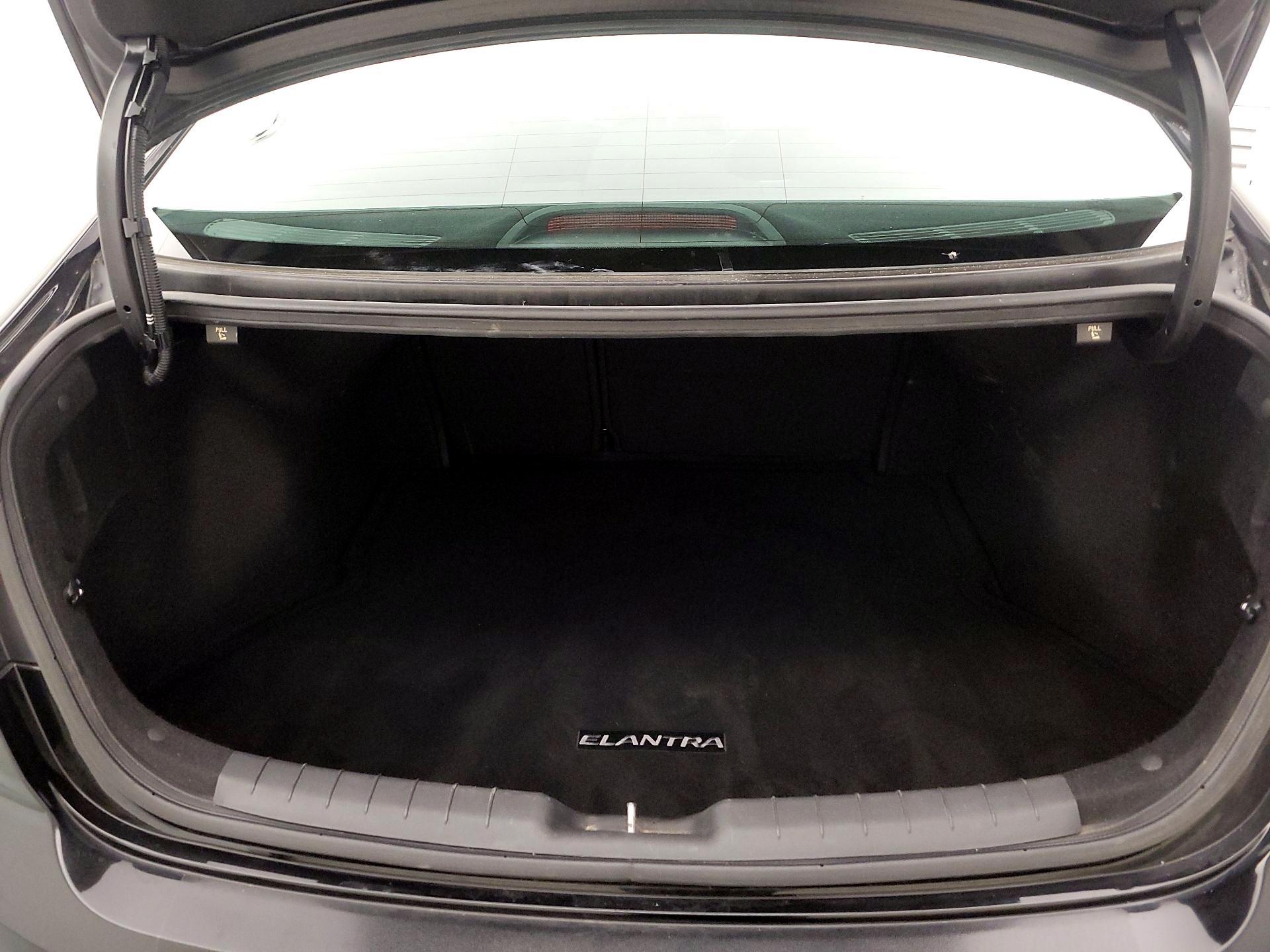 Thumbnail: 2020 Hyundai Elantra - 20