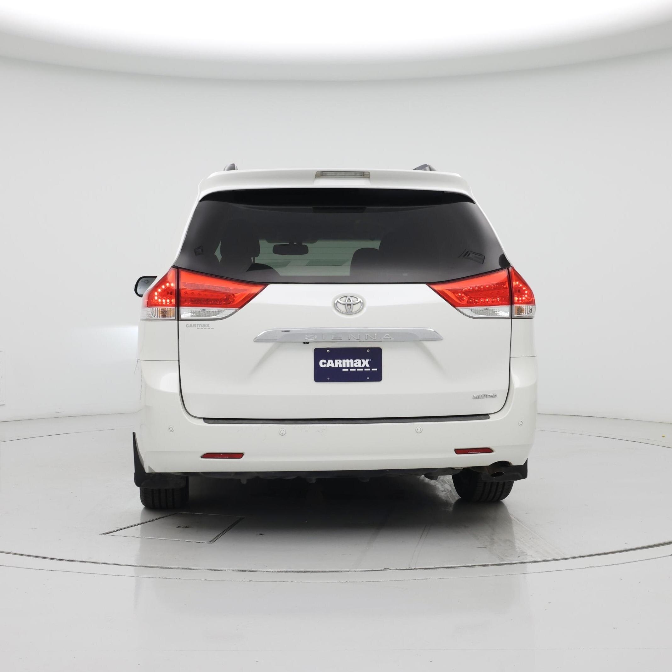 Thumbnail: 2014 Toyota Sienna - 6