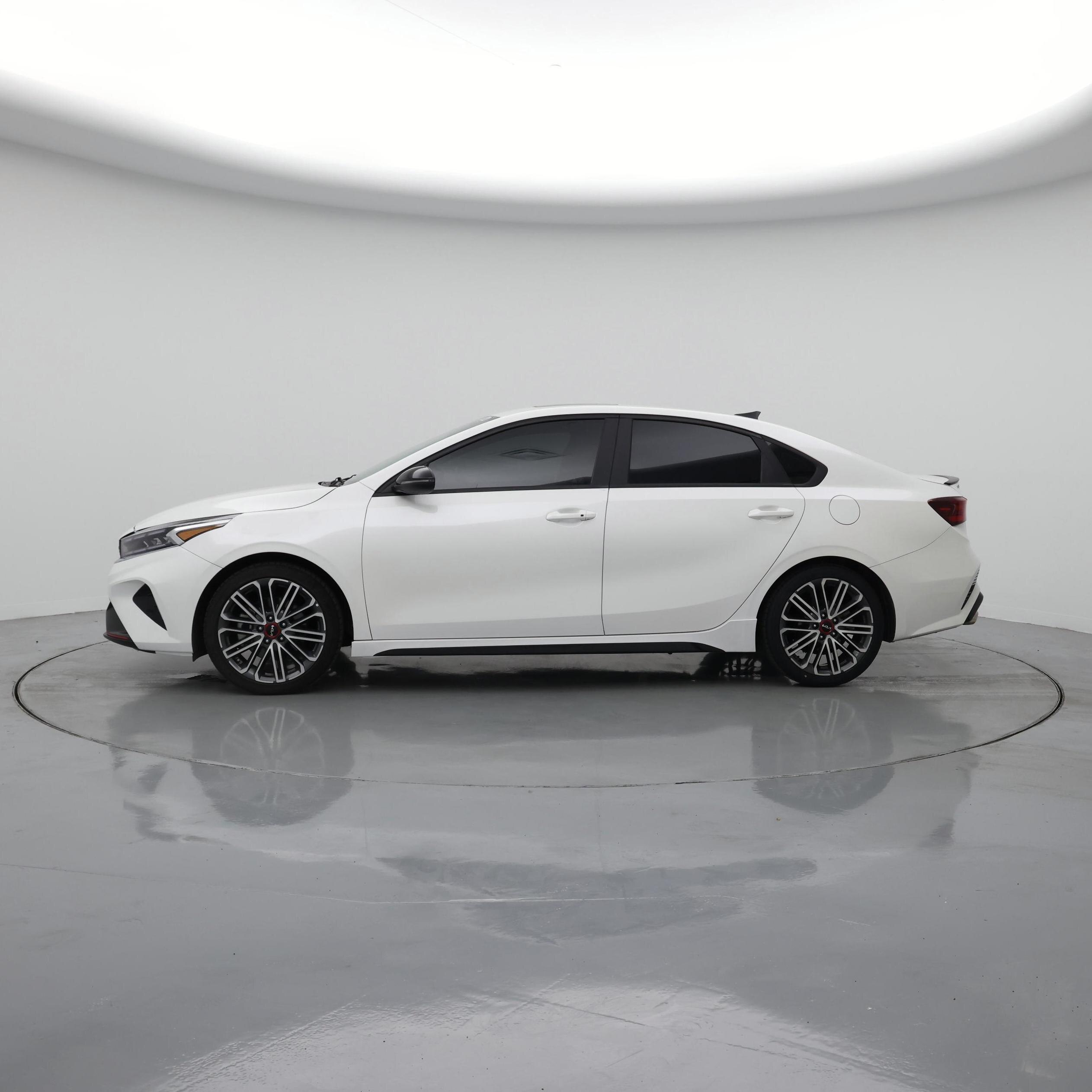 Thumbnail: 2023 Kia Forte - 3