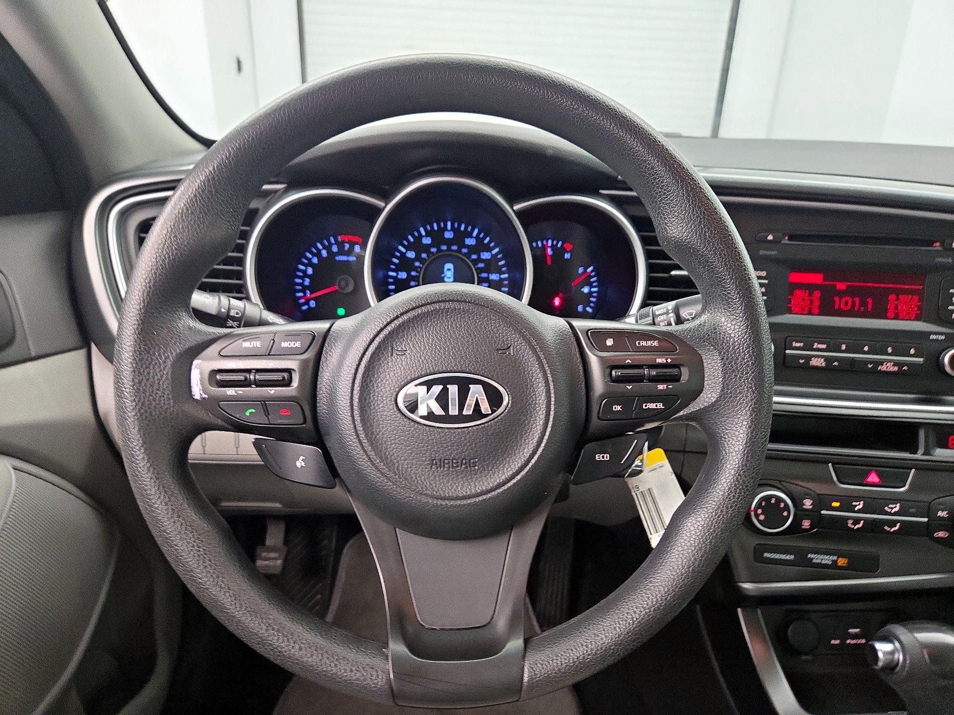 Thumbnail: 2015 Kia Optima - 10