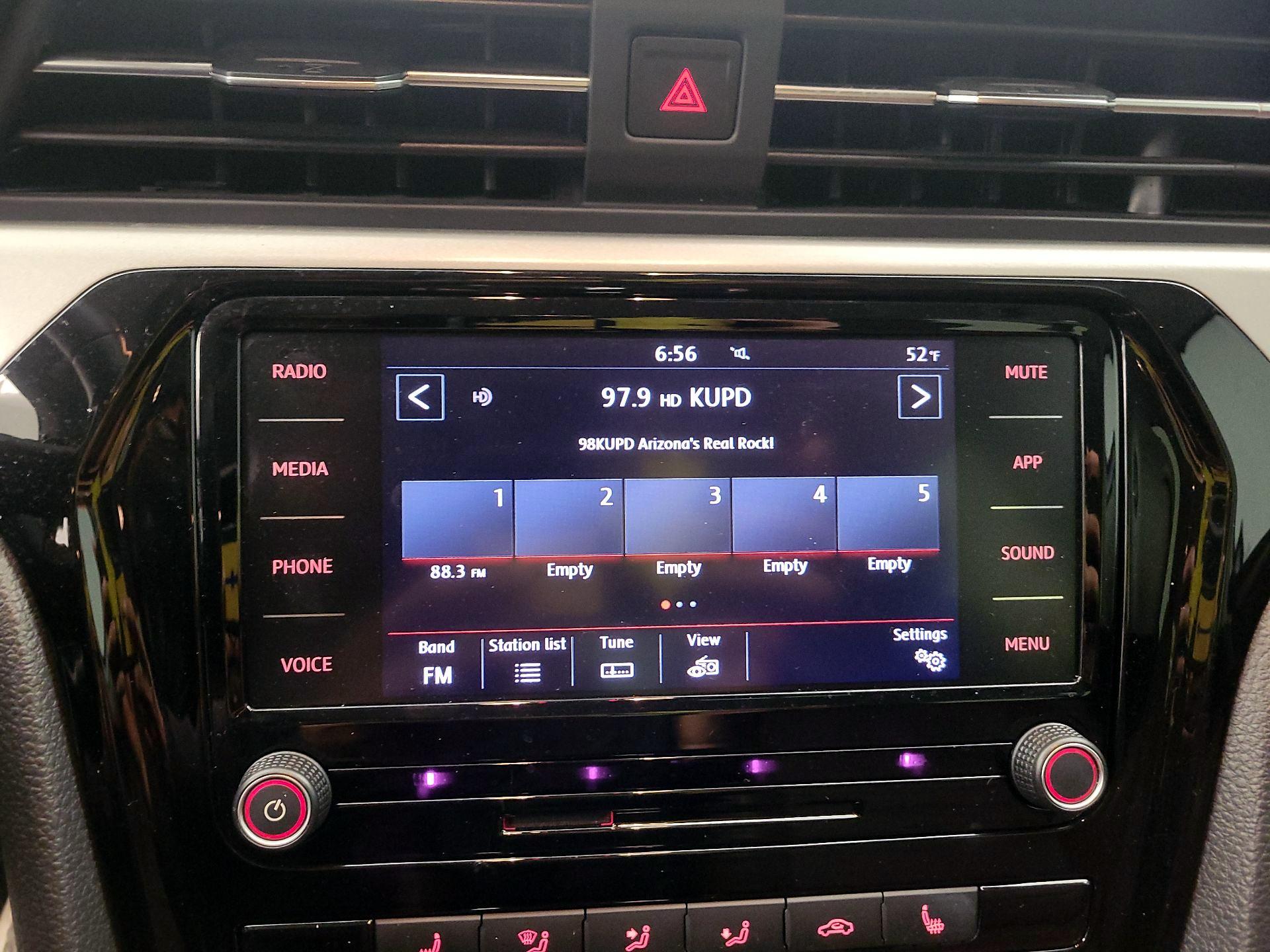 Thumbnail: 2021 Volkswagen Passat - 15