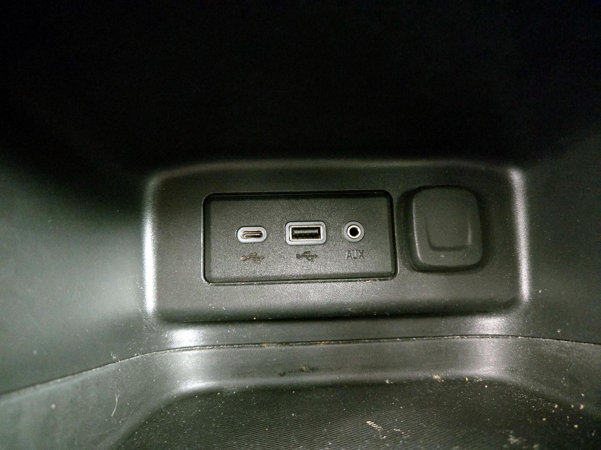 Thumbnail: 2020 Chevrolet Equinox - 18