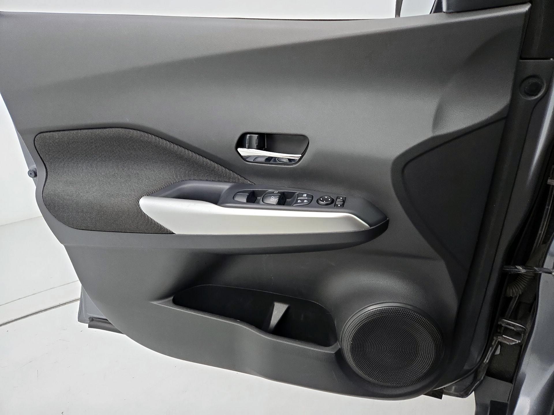 Thumbnail: 2019 Nissan Kicks - 12