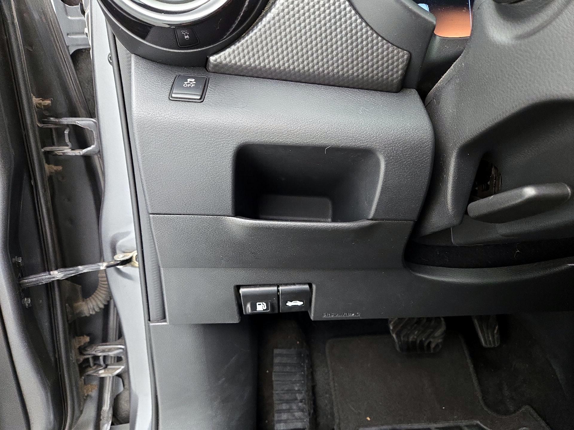 Thumbnail: 2019 Nissan Kicks - 13