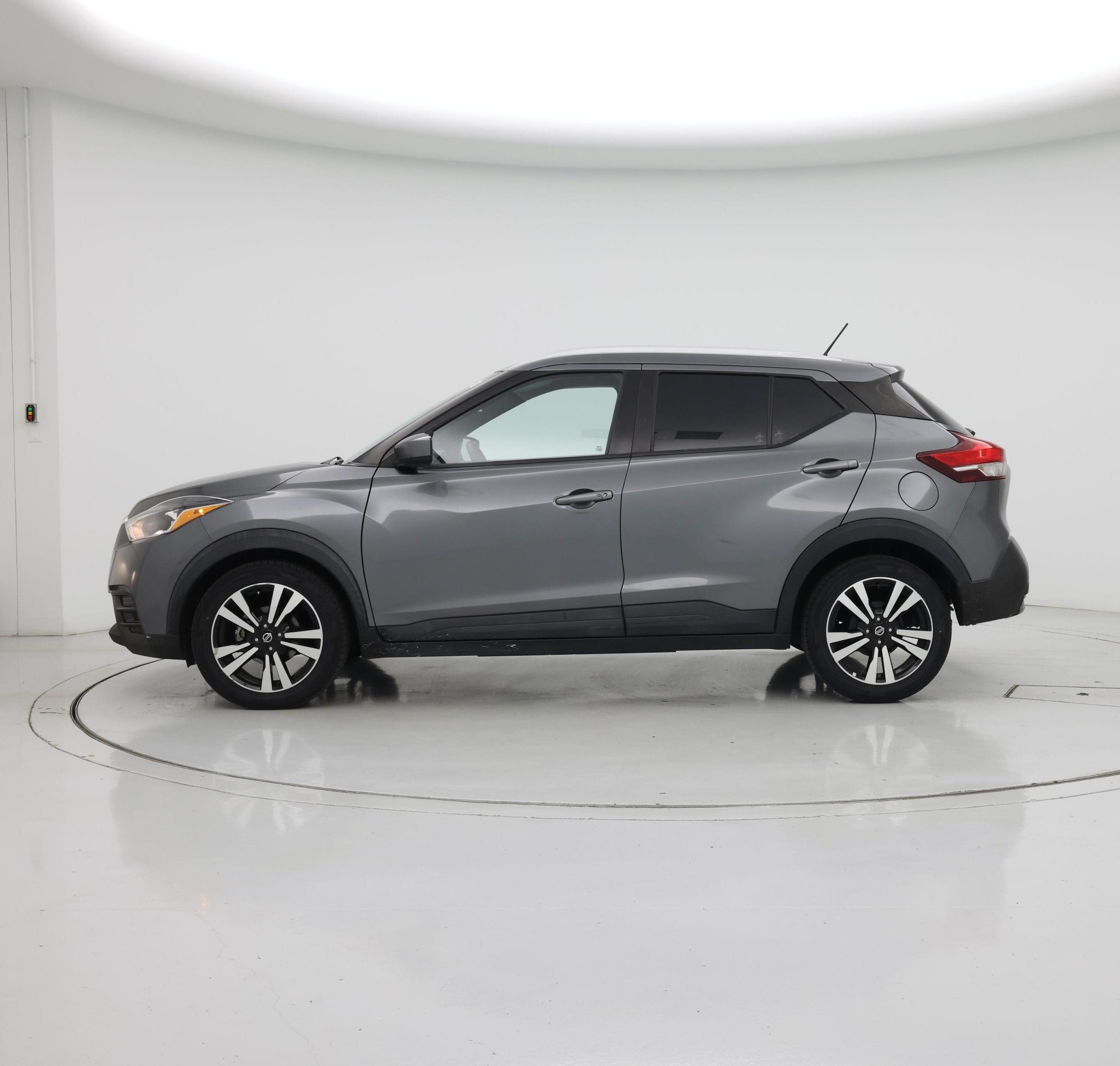 Thumbnail: 2019 Nissan Kicks - 3