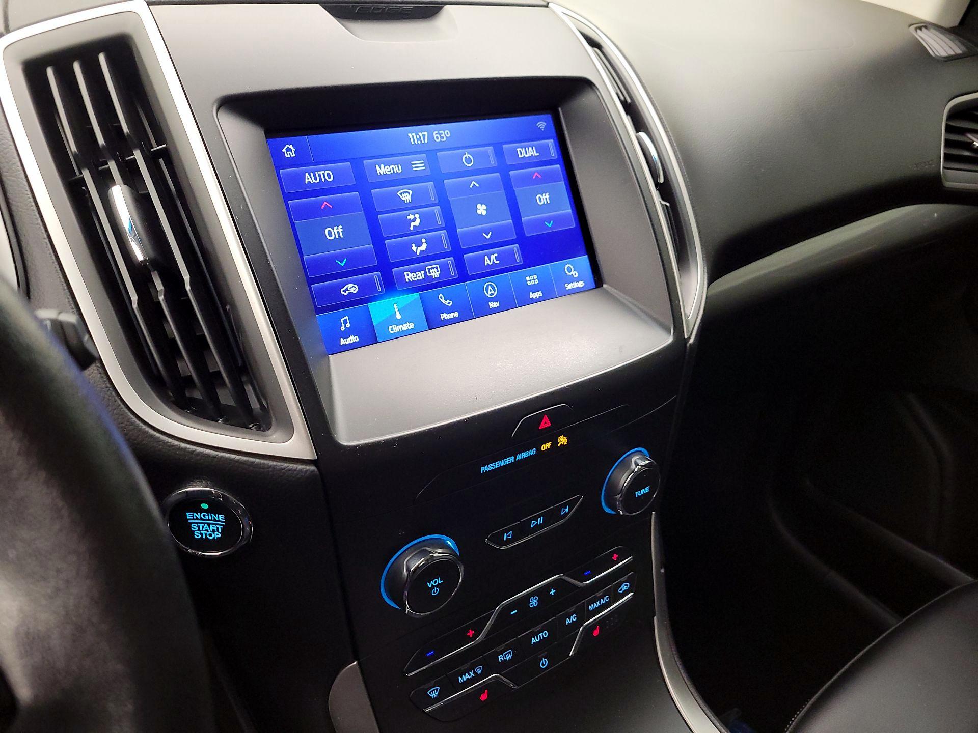 Thumbnail: 2020 Ford Edge - 17