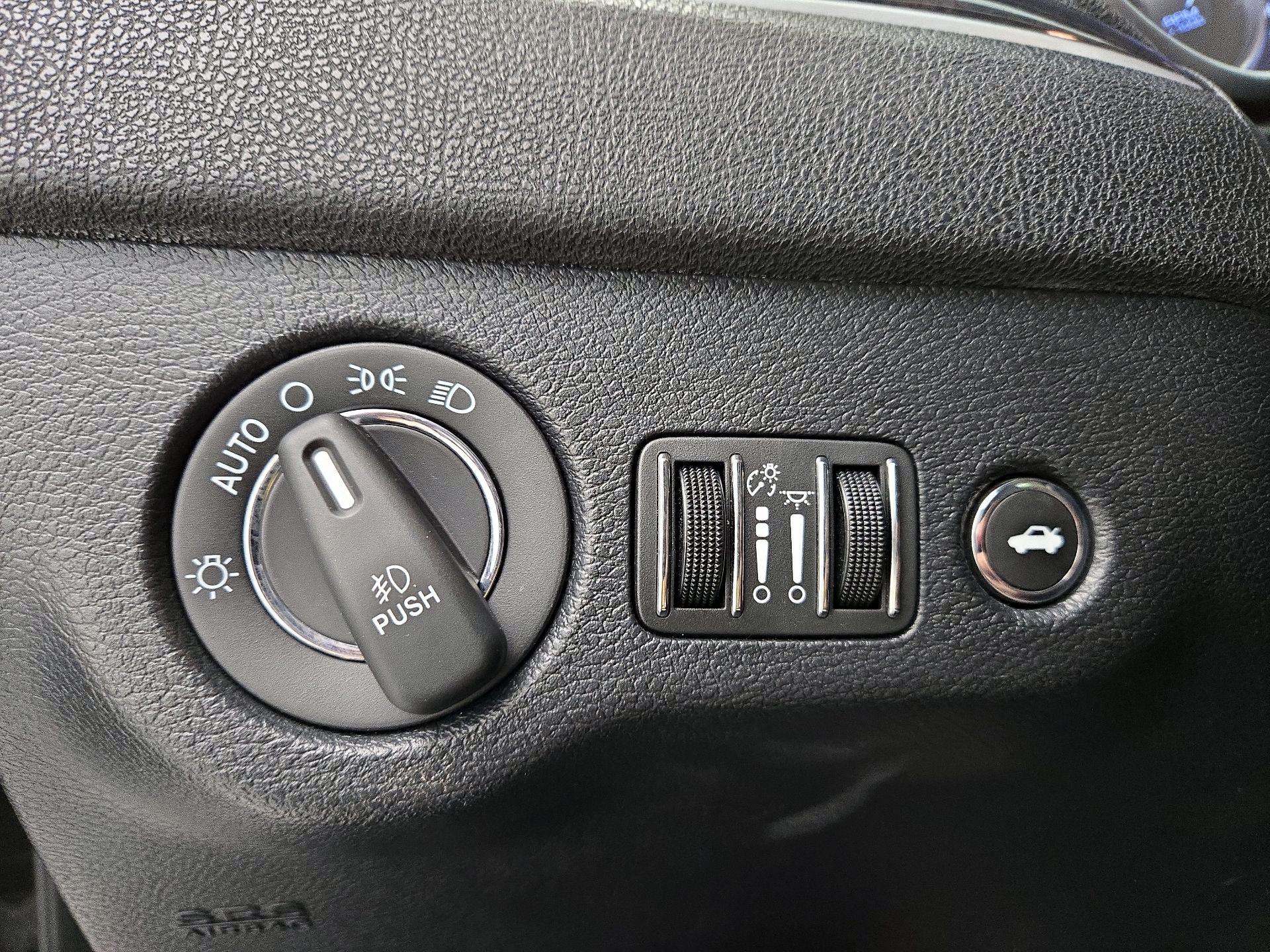 Thumbnail: 2018 Chrysler 300 - 13