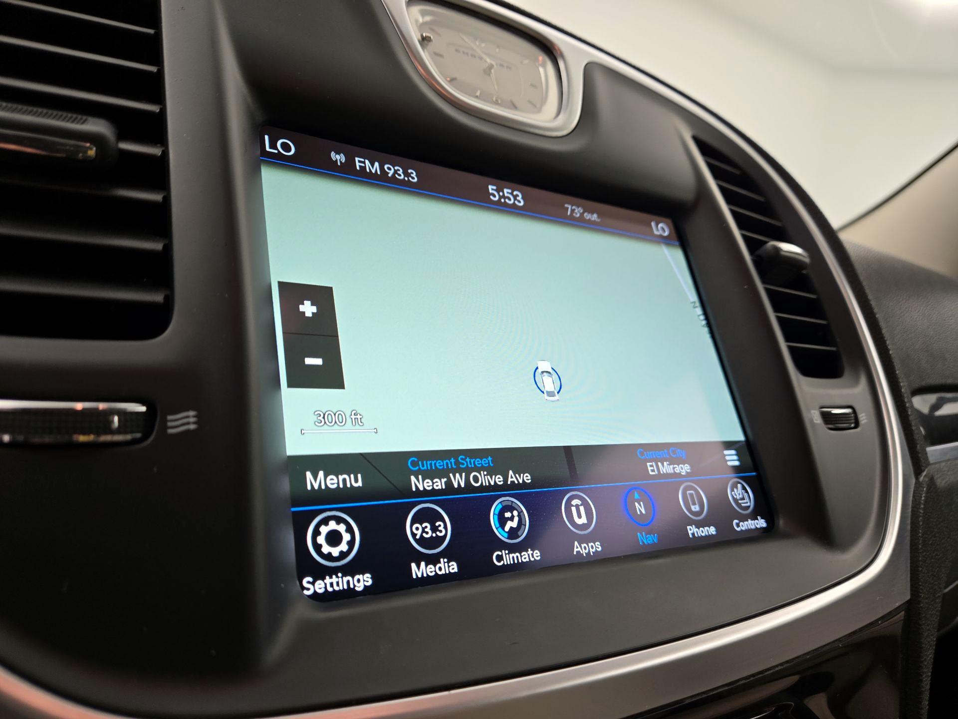 Thumbnail: 2018 Chrysler 300 - 14