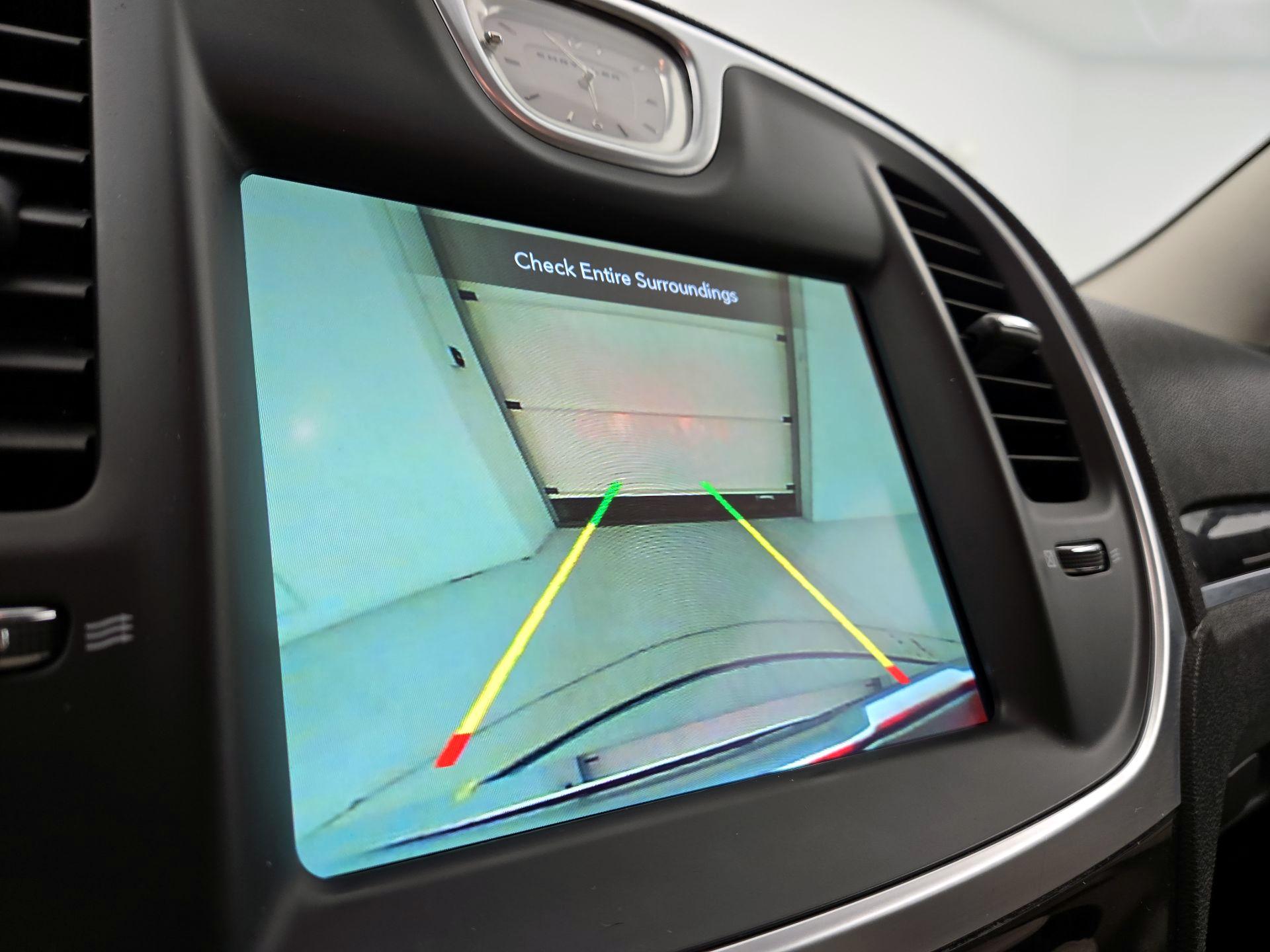 Thumbnail: 2018 Chrysler 300 - 15