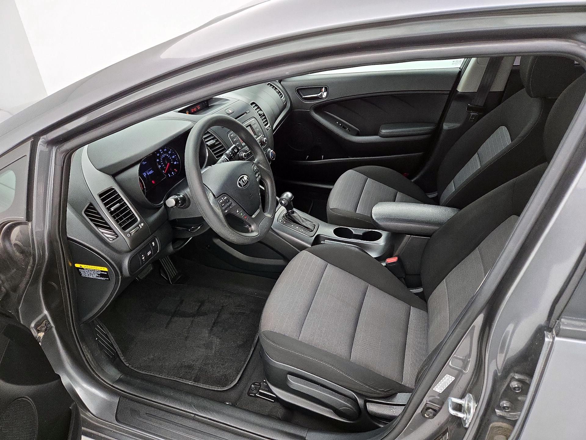 Thumbnail: 2016 Kia Forte - 11