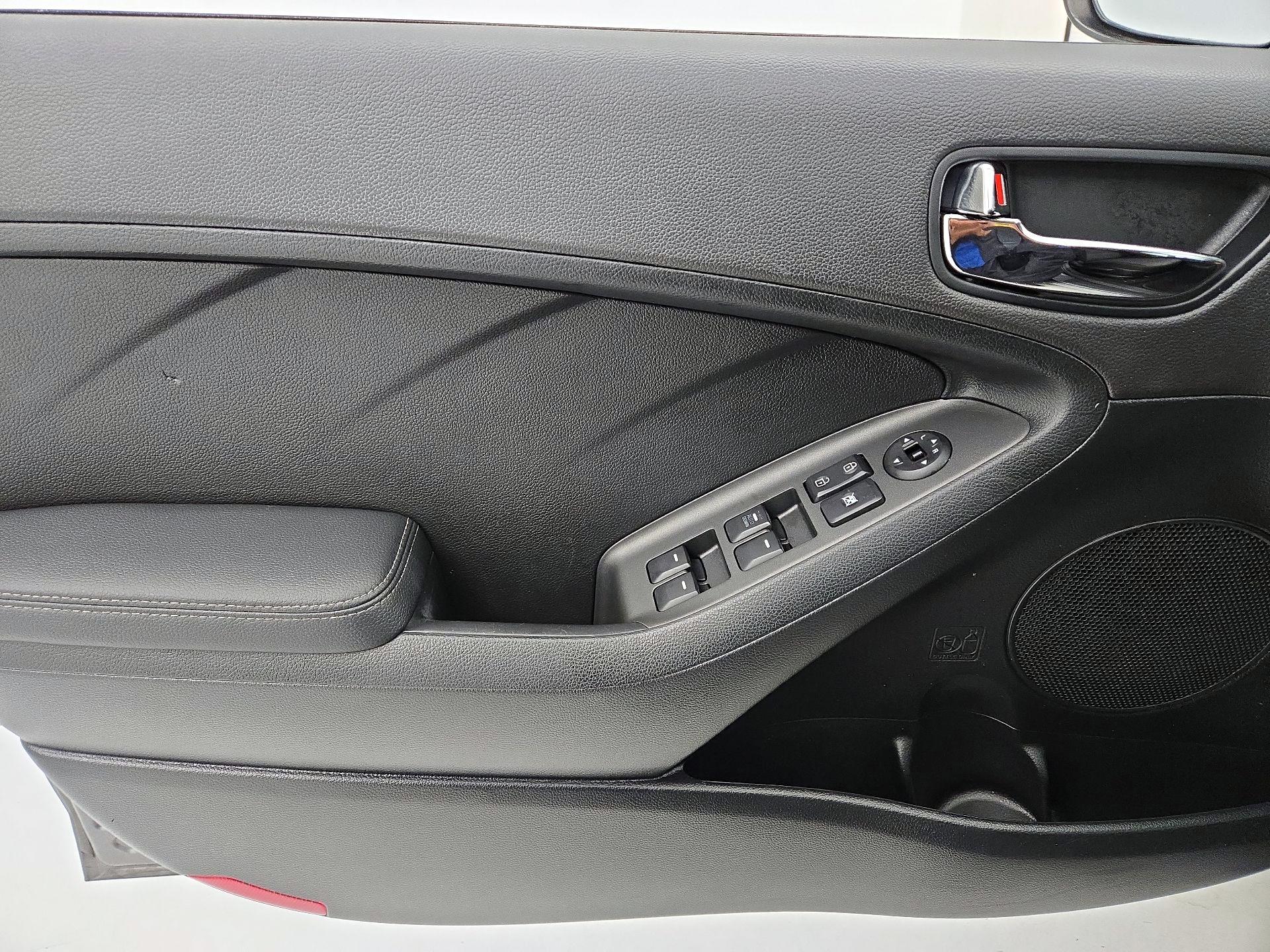 Thumbnail: 2016 Kia Forte - 12