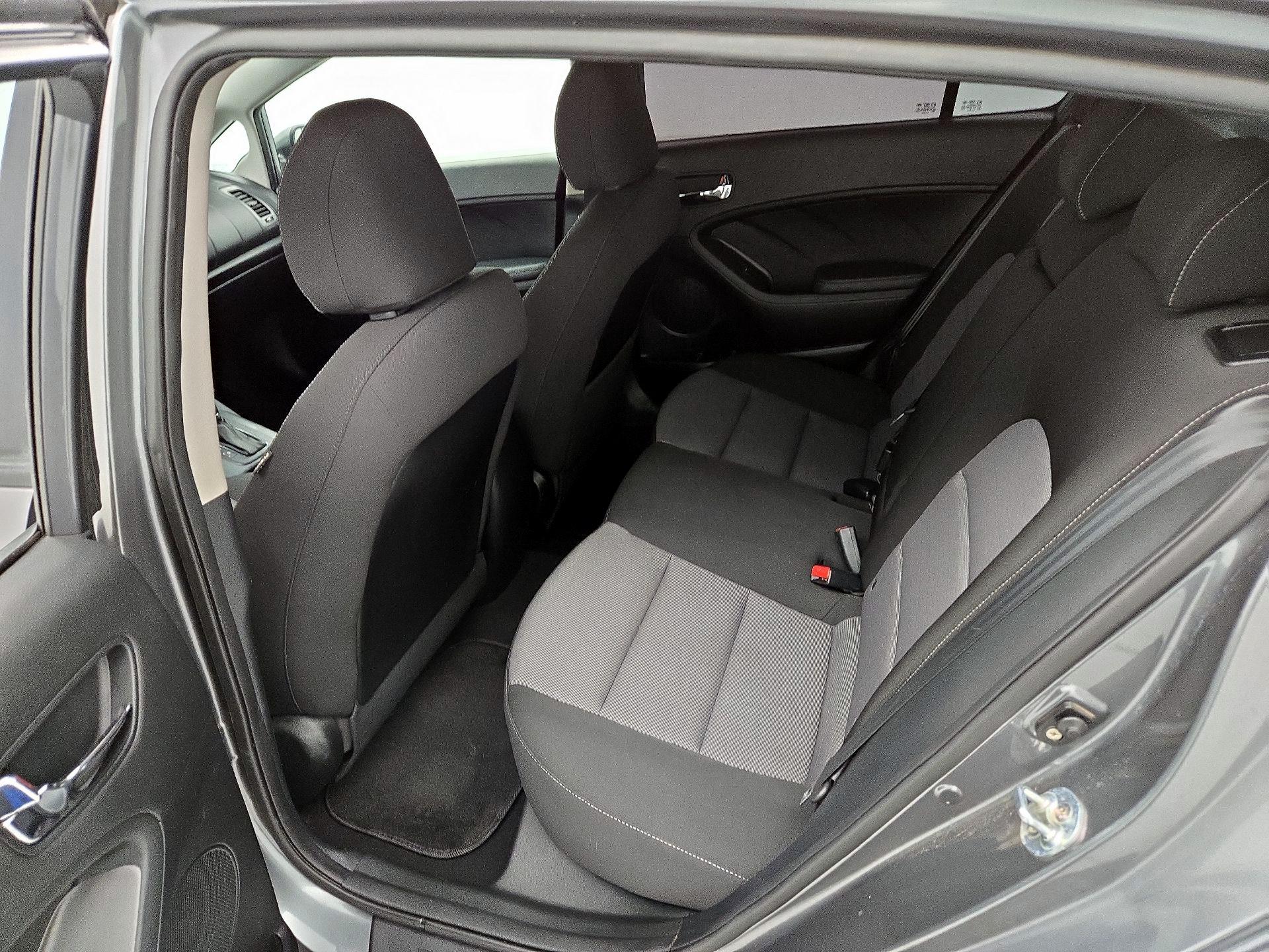 Thumbnail: 2016 Kia Forte - 18