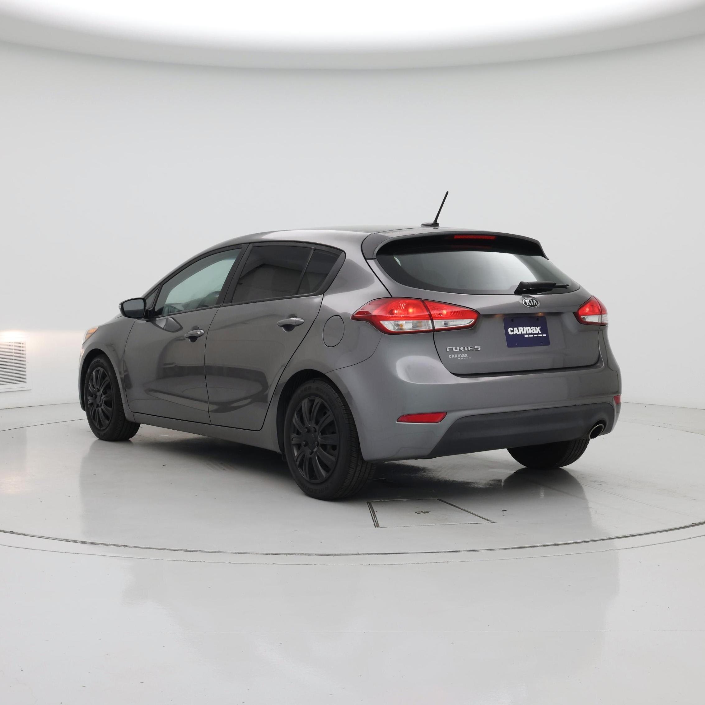 Thumbnail: 2016 Kia Forte - 2
