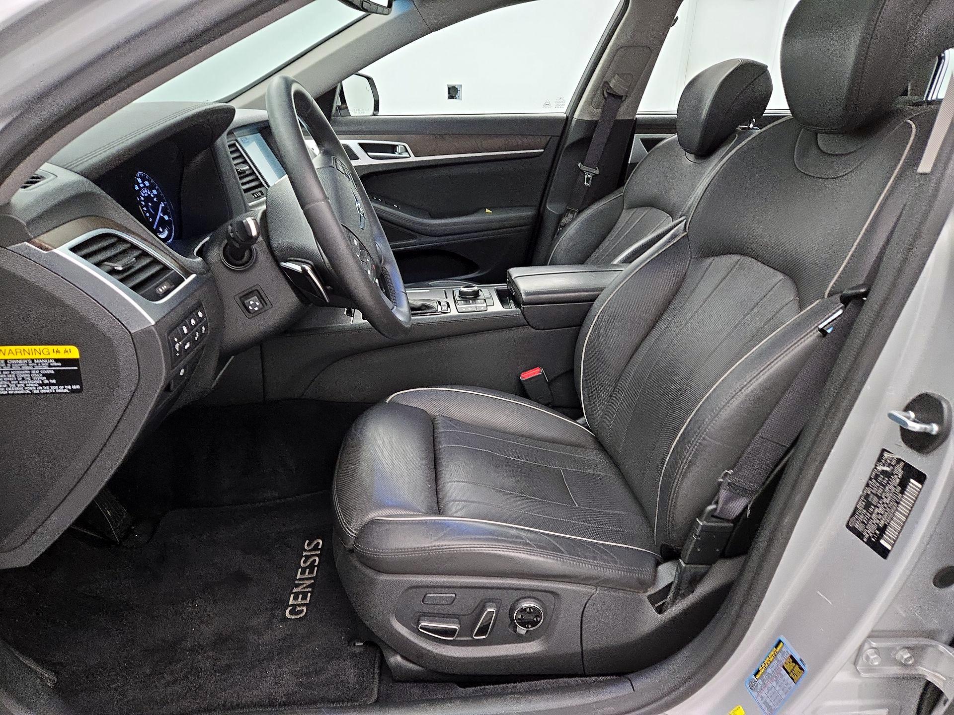 Thumbnail: 2017 Genesis G80 - 11