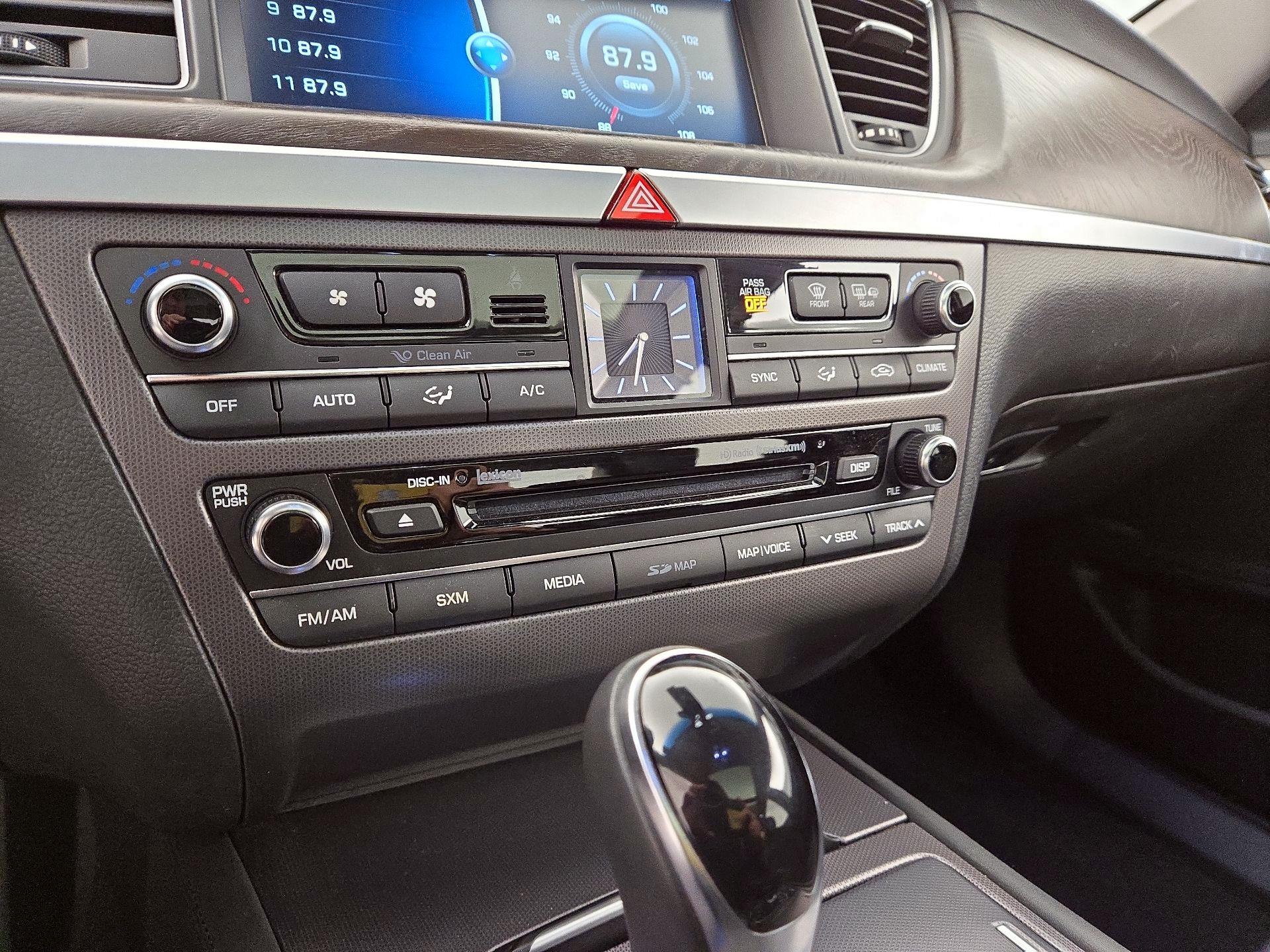 Thumbnail: 2017 Genesis G80 - 17