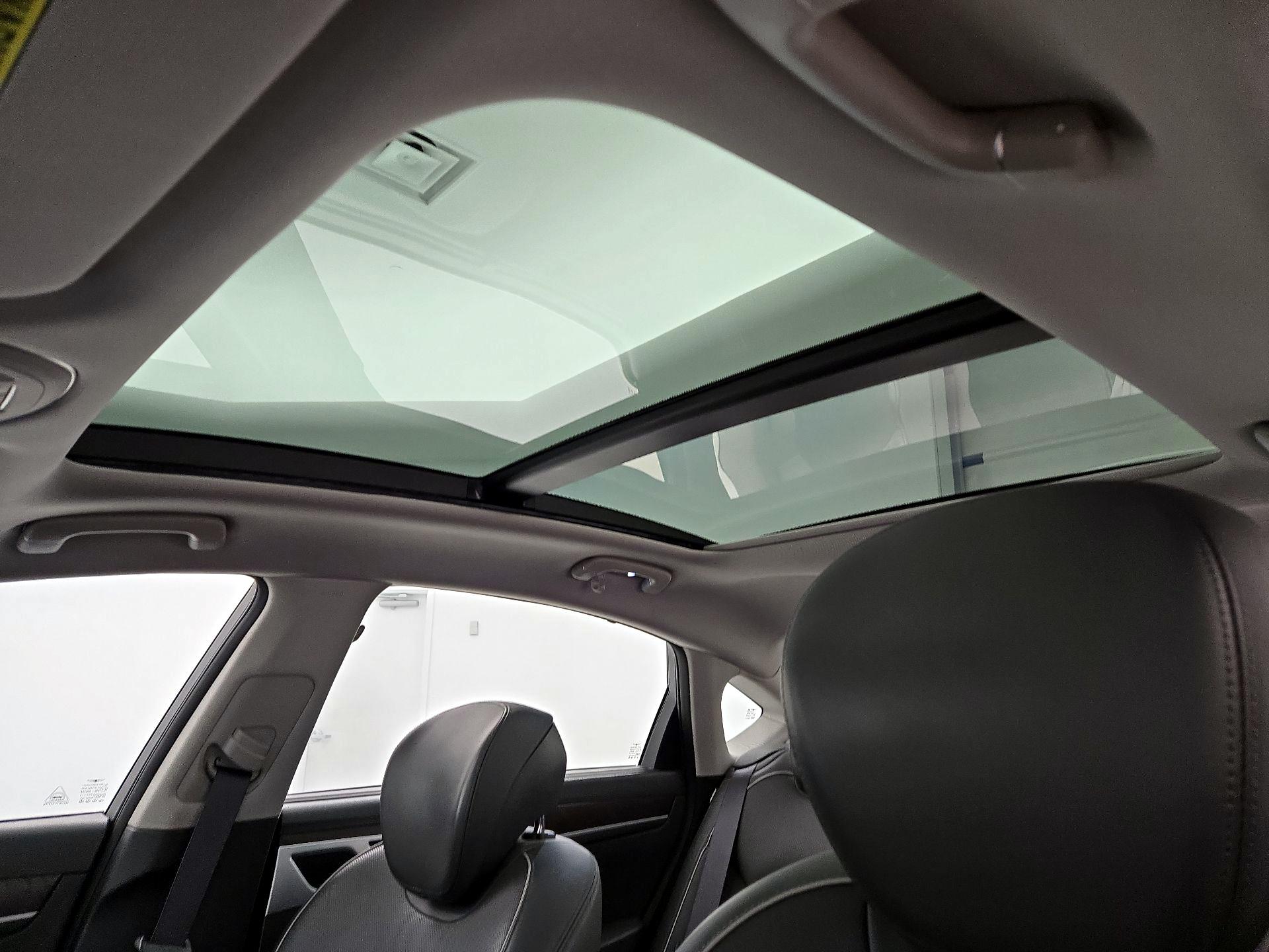 Thumbnail: 2017 Genesis G80 - 20