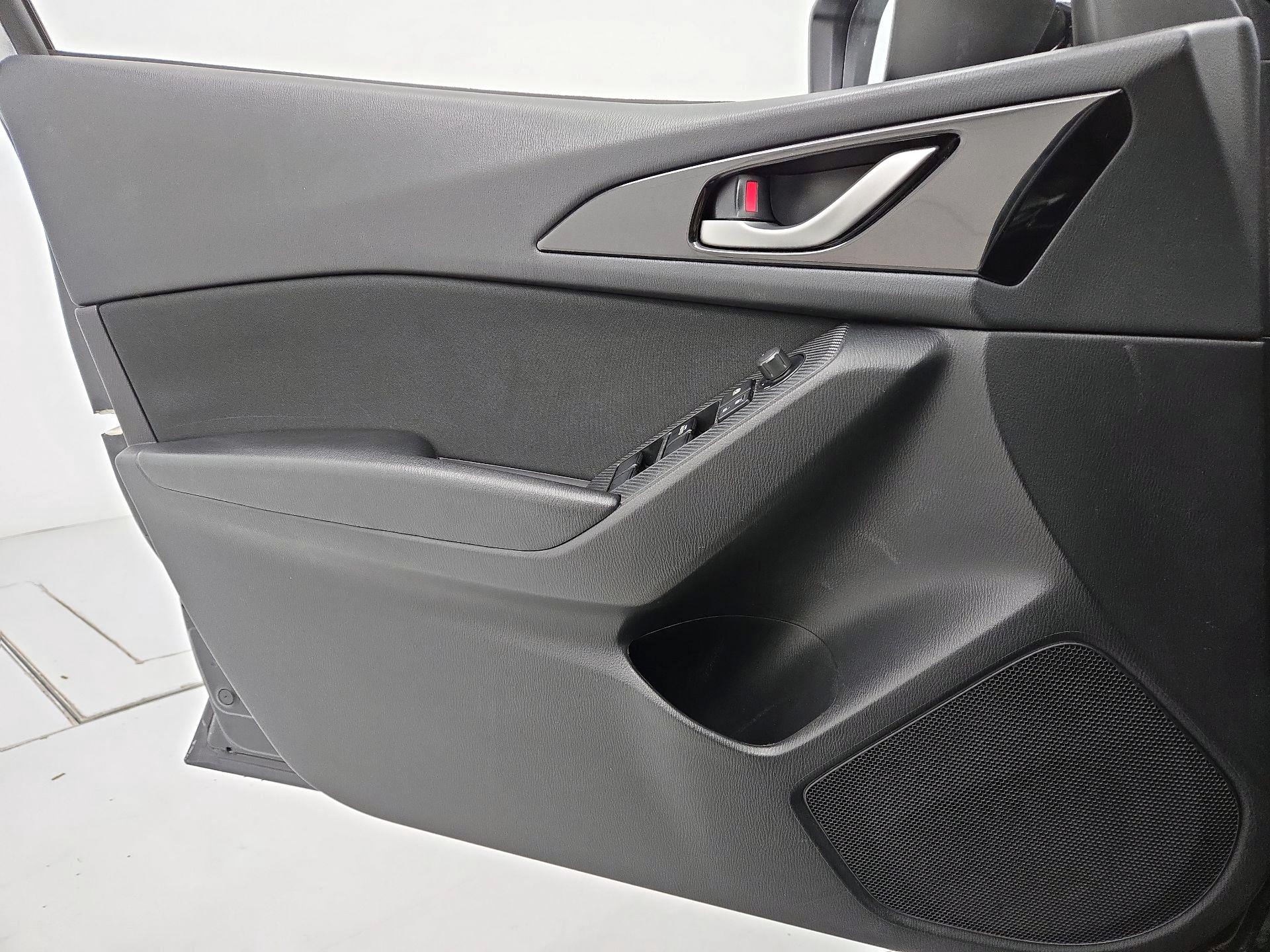 Thumbnail: 2016 Mazda Mazda3 - 12