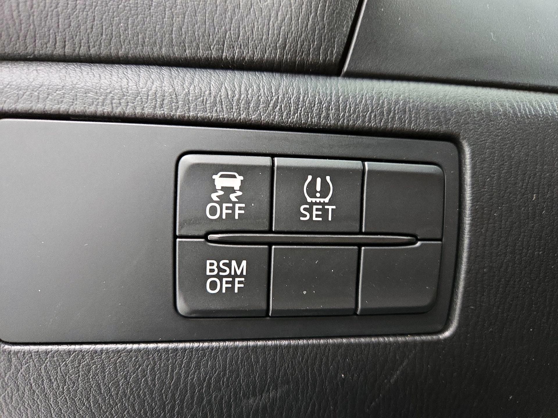 Thumbnail: 2016 Mazda Mazda3 - 13