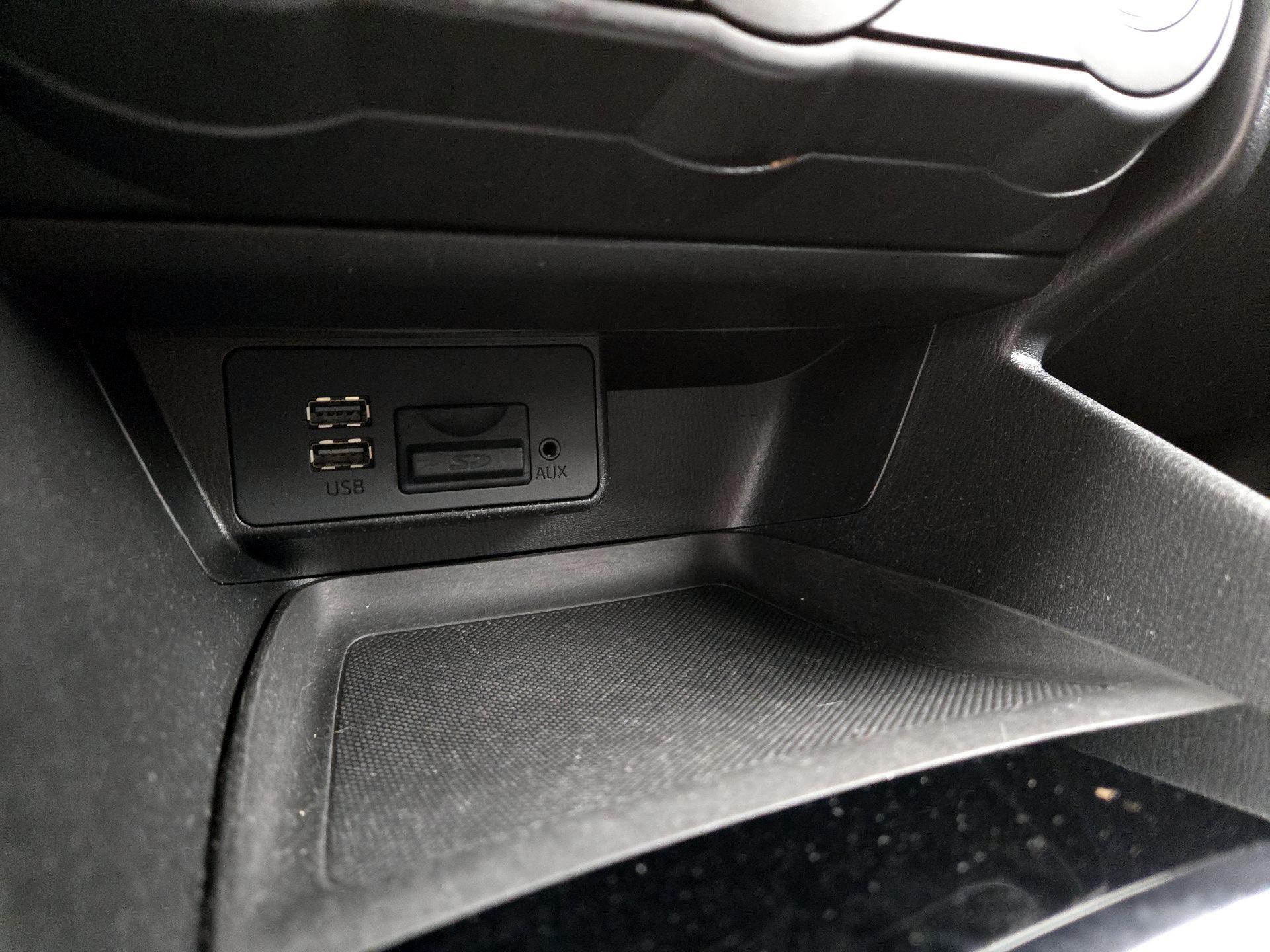 Thumbnail: 2016 Mazda Mazda3 - 18